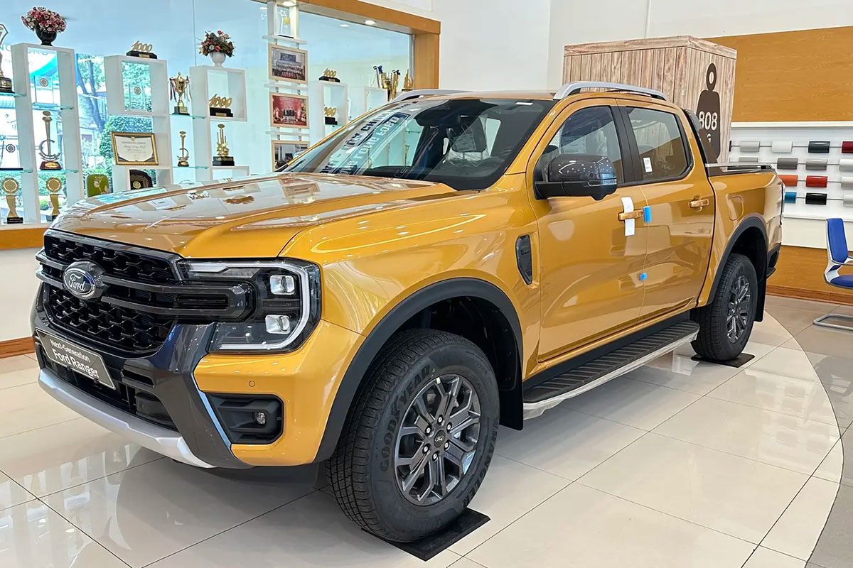 Giá xe Ford Ranger lăn bánh tháng 11/2024: Ưu đãi kép giảm gần trăm triệu đồng - Ảnh 1.