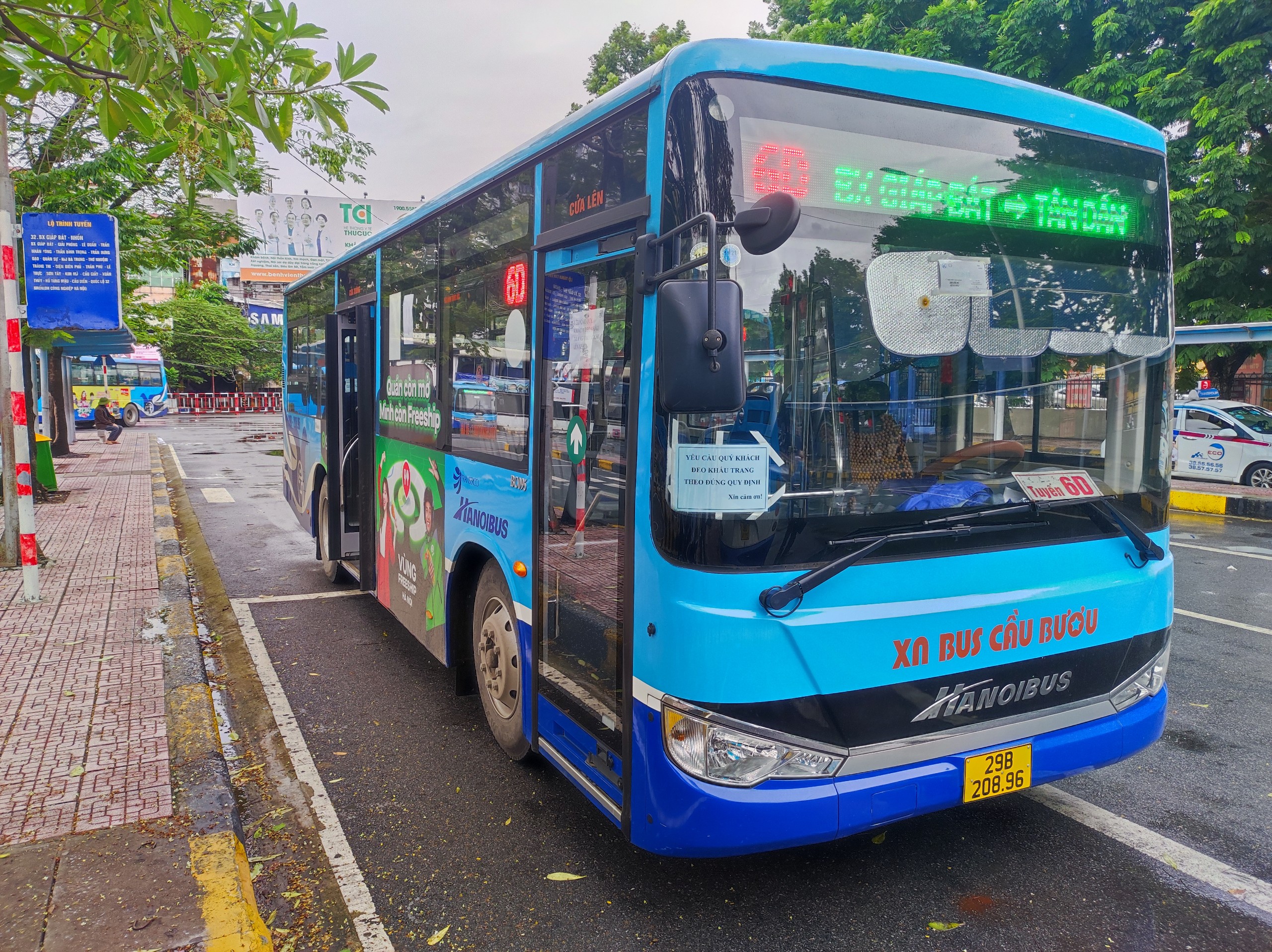 Hà Nội ban hành lộ trình phát triển xe buýt xanh - Ảnh 1.