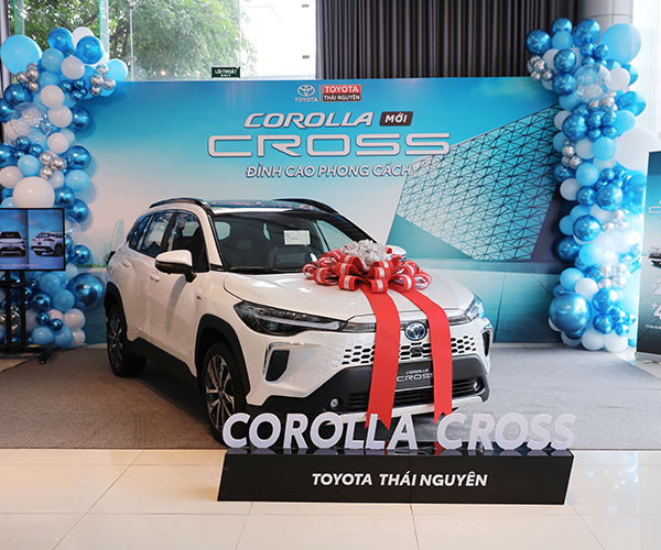 Giá xe Toyota Corolla Cross lăn bánh tháng 11/2024: Có phiên bản giảm 50% trước bạ - Ảnh 1.