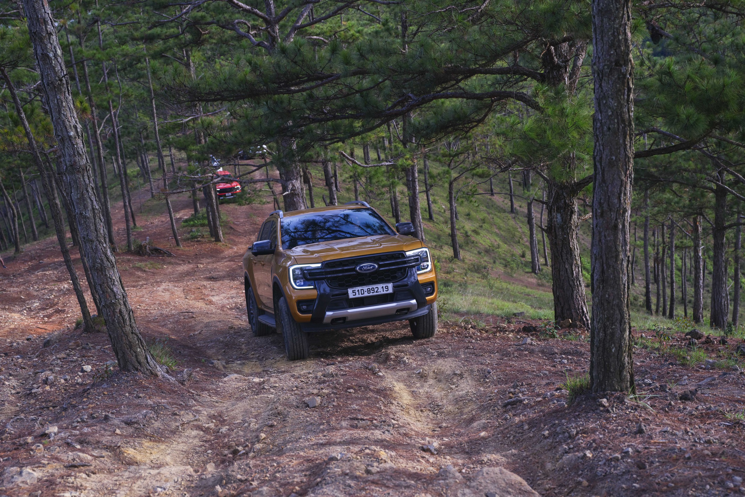 "Hành xác" Ford Ranger và Everest trên các cung đường offroad- Ảnh 1.