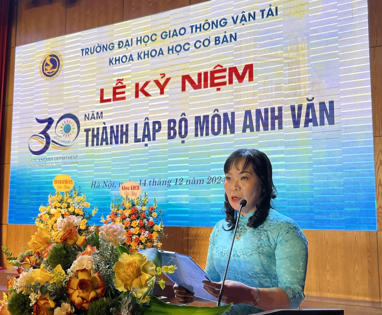 Kỷ niệm 30 năm thành lập Bộ môn Anh văn - Ảnh 3.