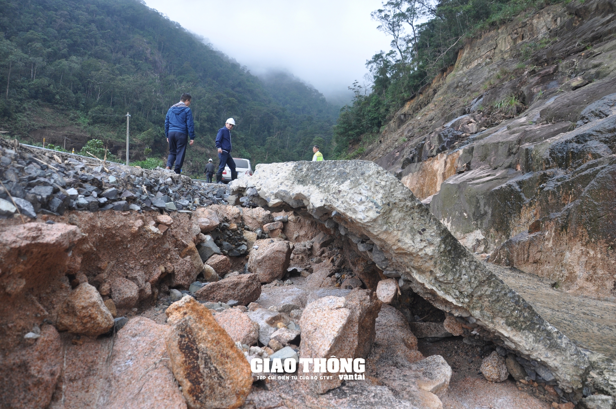 Tăng cường biện pháp đảm bảo giao thông tuyến QL27C qua đèo Khánh Lê - Ảnh 2.