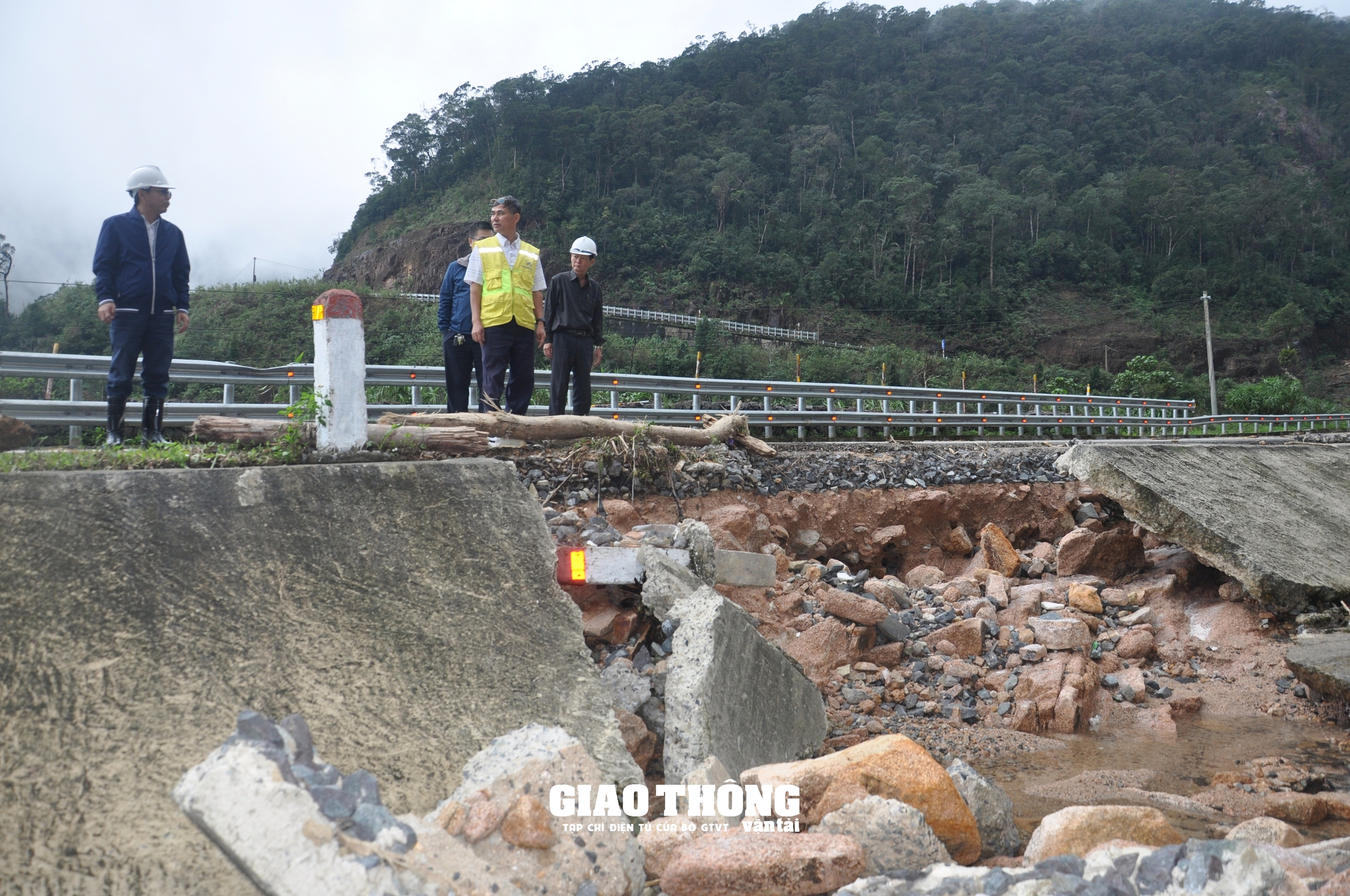 Tăng cường biện pháp đảm bảo giao thông tuyến QL27C qua đèo Khánh Lê - Ảnh 10.