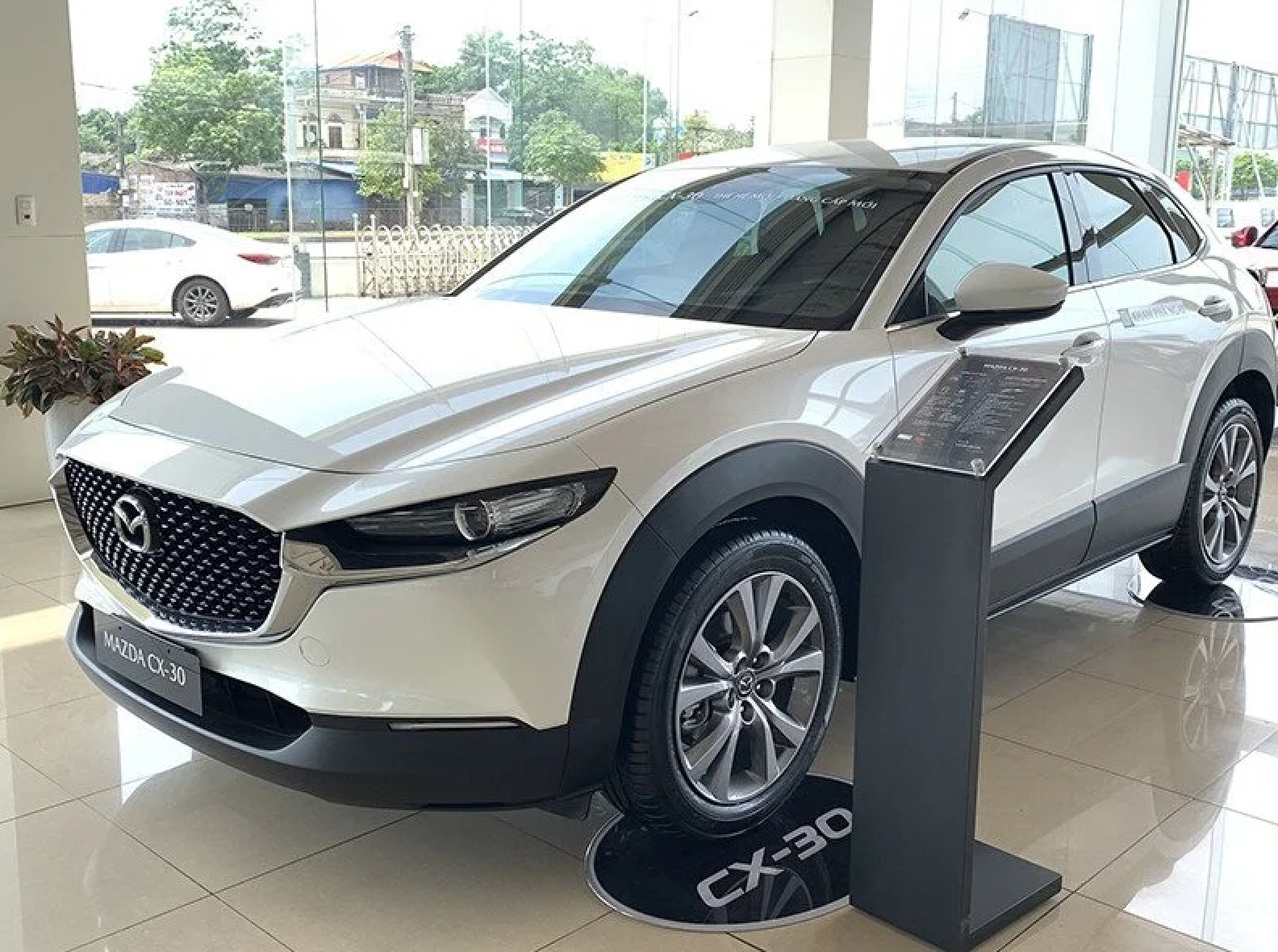 Giá xe Mazda CX-30 lăn bánh tháng 12/2024: - Ảnh 1.