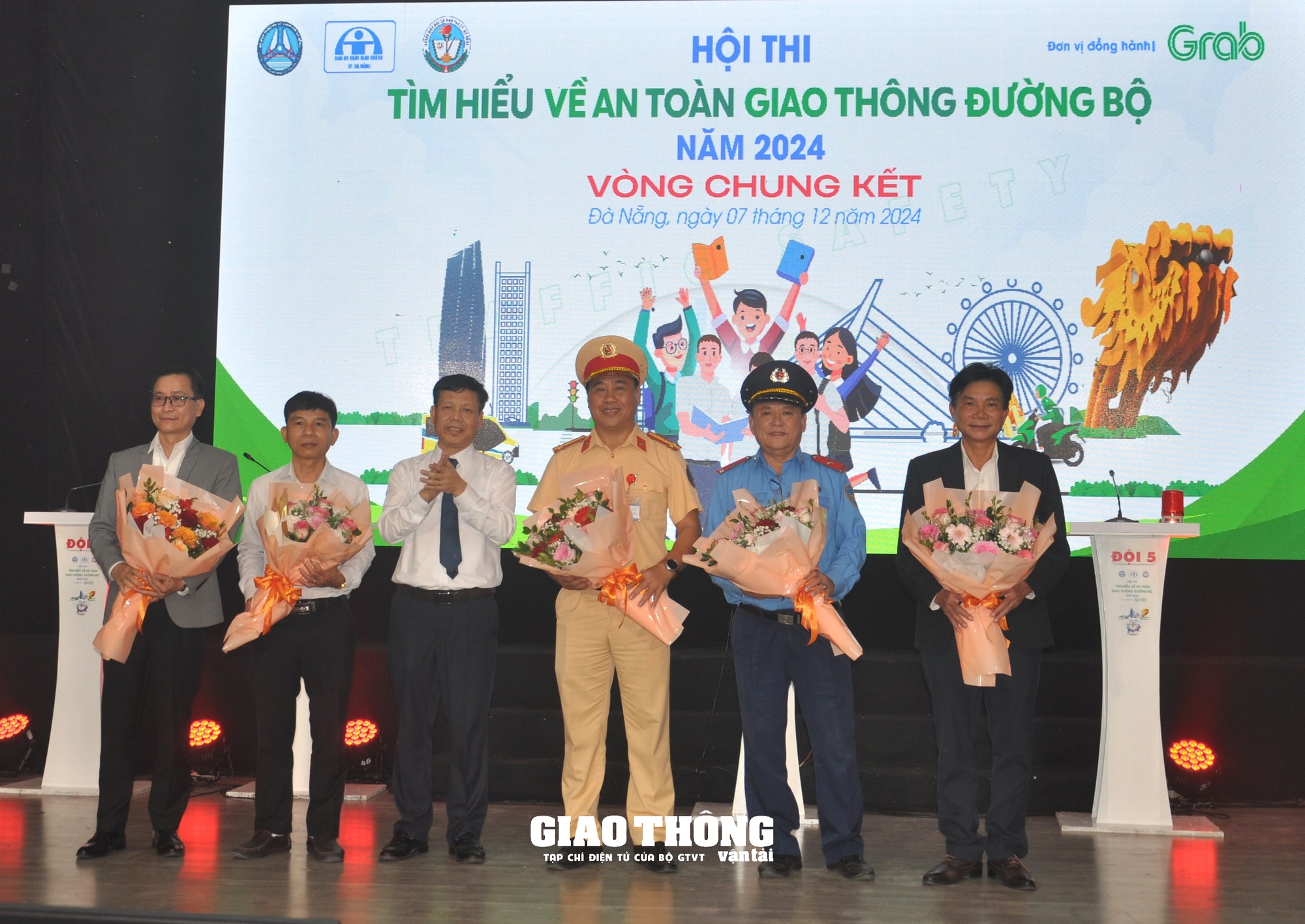 Đà Nẵng: Học sinh Trường THPT Ngô Quyền giành giải Nhất hội thi ATGT đường bộ năm 2024 - Ảnh 2.