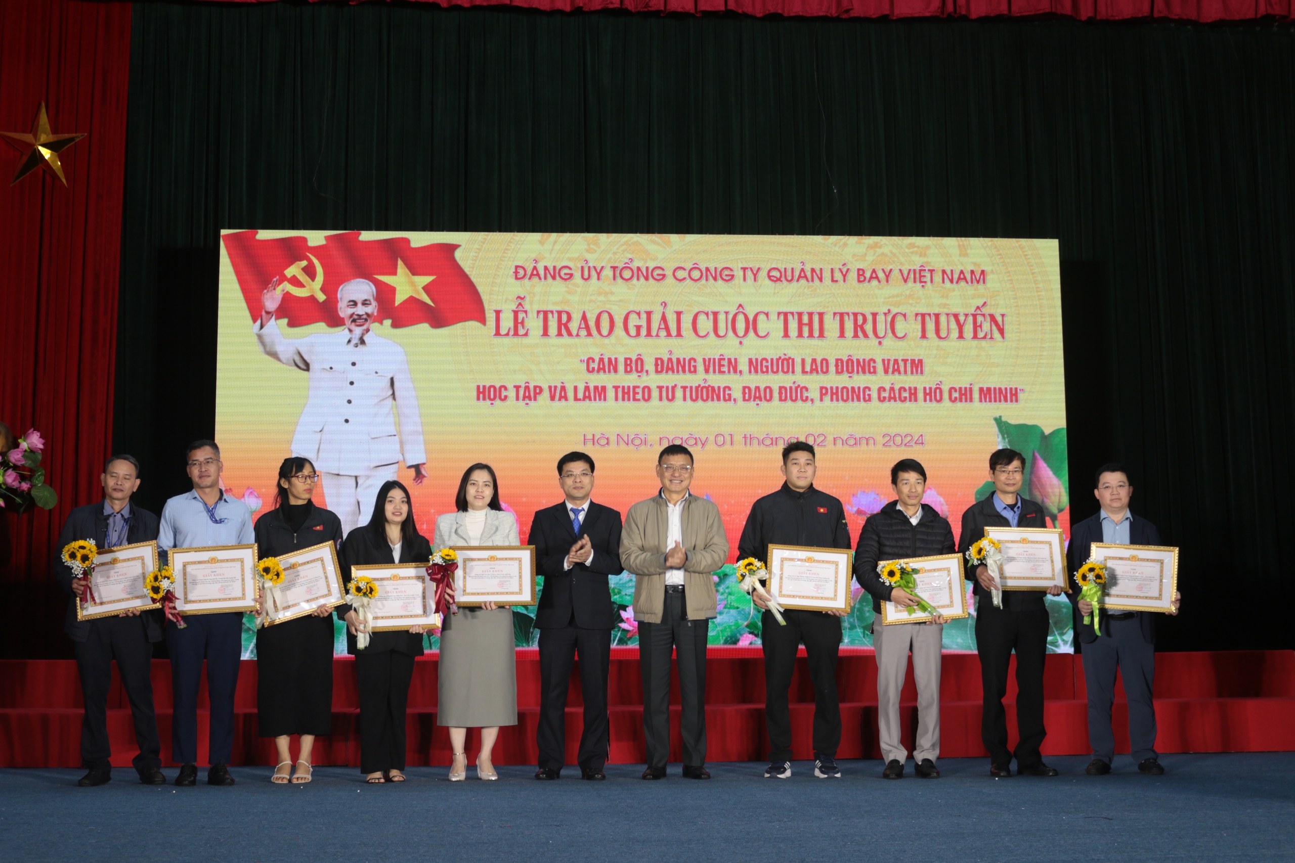 Trao giải cuộc thi "Cán bộ, đảng viên, người lao động VATM học tập, làm theo tư tưởng, đạo đức, phong cách Hồ Chí Minh"- Ảnh 8.