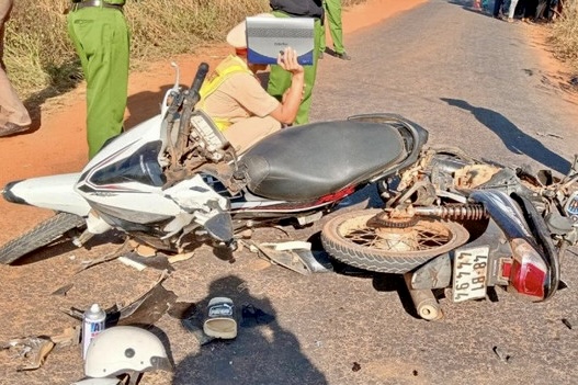 TNGT giữa 2 xe máy ở Đắk Nông, khiến 3 người thương vong- Ảnh 1.