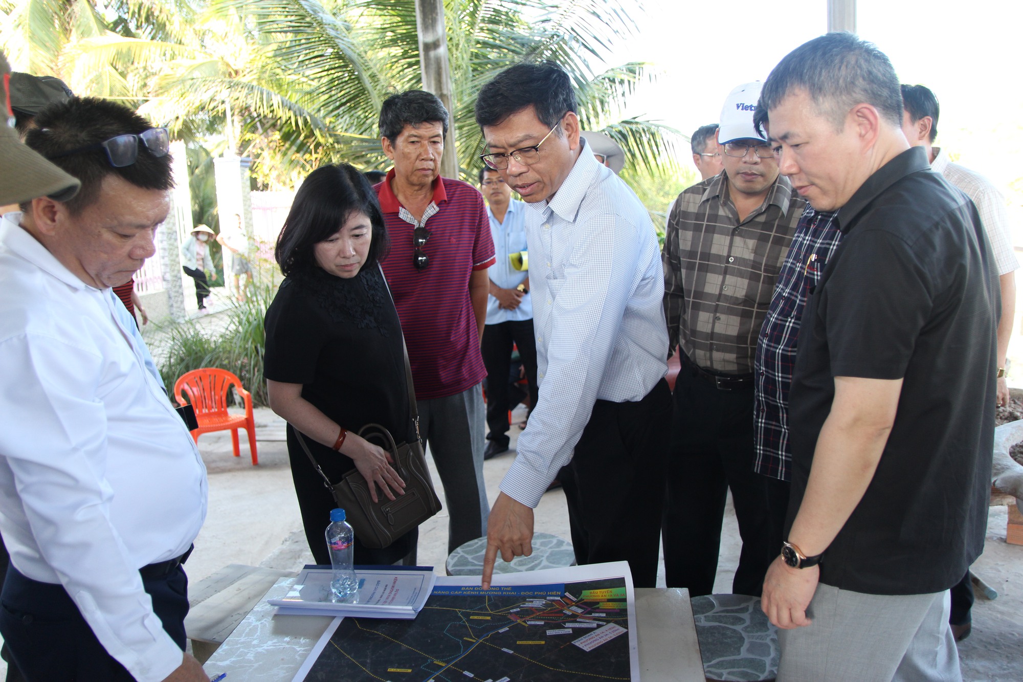 Thứ trưởng Nguyễn Xuân Sang khảo sát dự án kênh Mương Khai - Đốc Phủ Hiền- Ảnh 1.