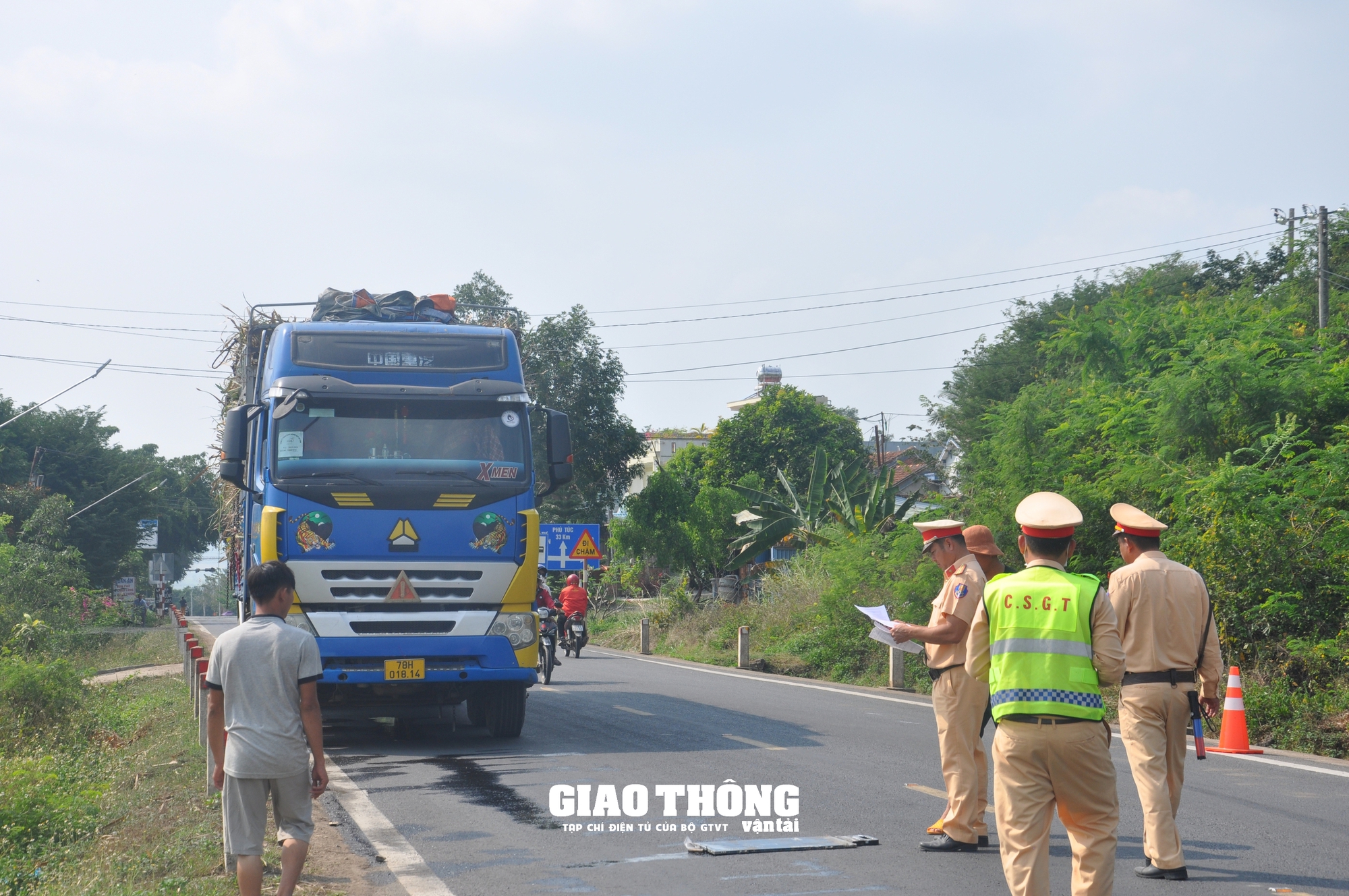 CSGT Phú Yên "dàn trận" xử lý xe quá khổ, quá tải trên các tuyến quốc lộ- Ảnh 12.