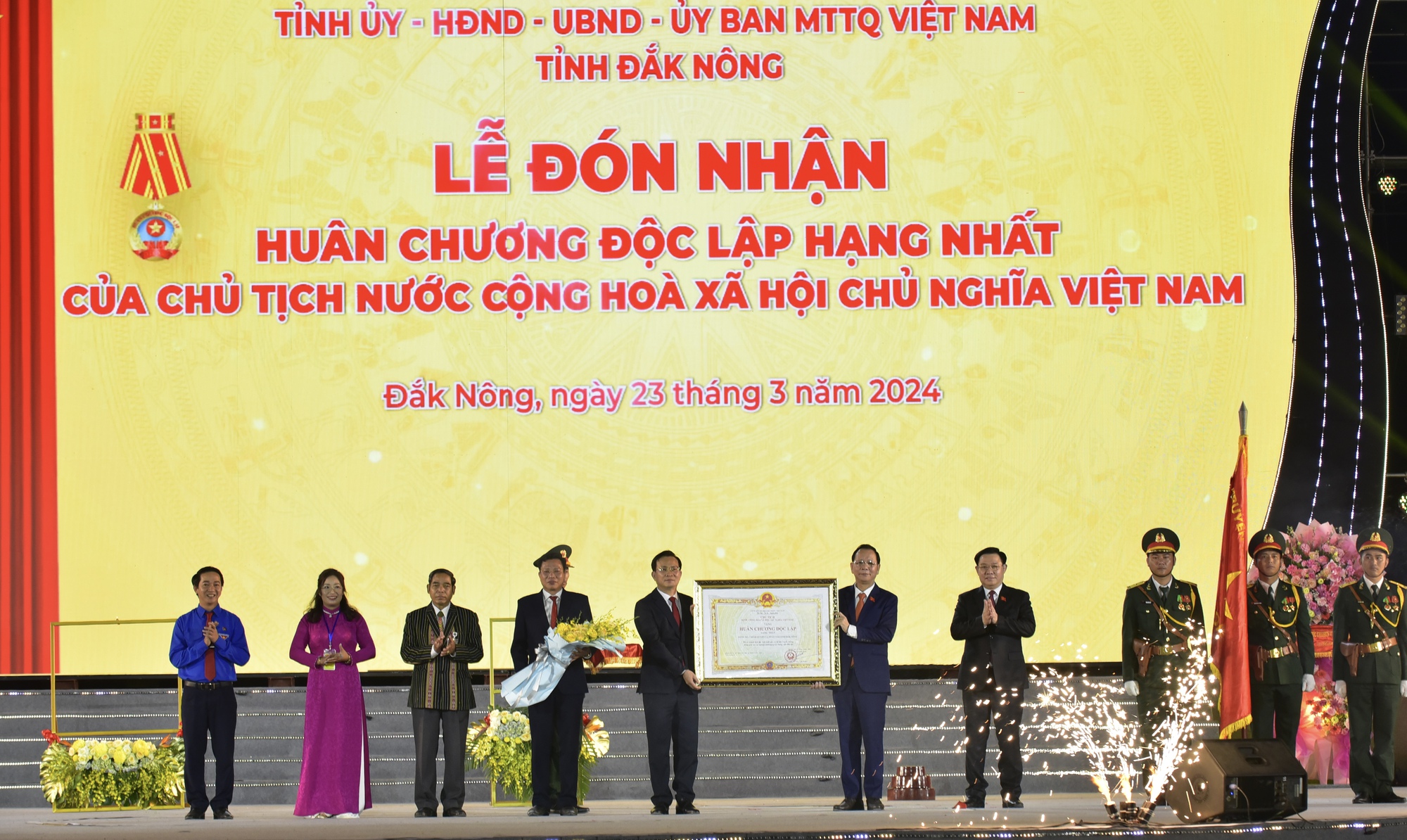 Tỉnh Đắk Nông đón nhận Huân chương Độc lập hạng Nhất- Ảnh 1.