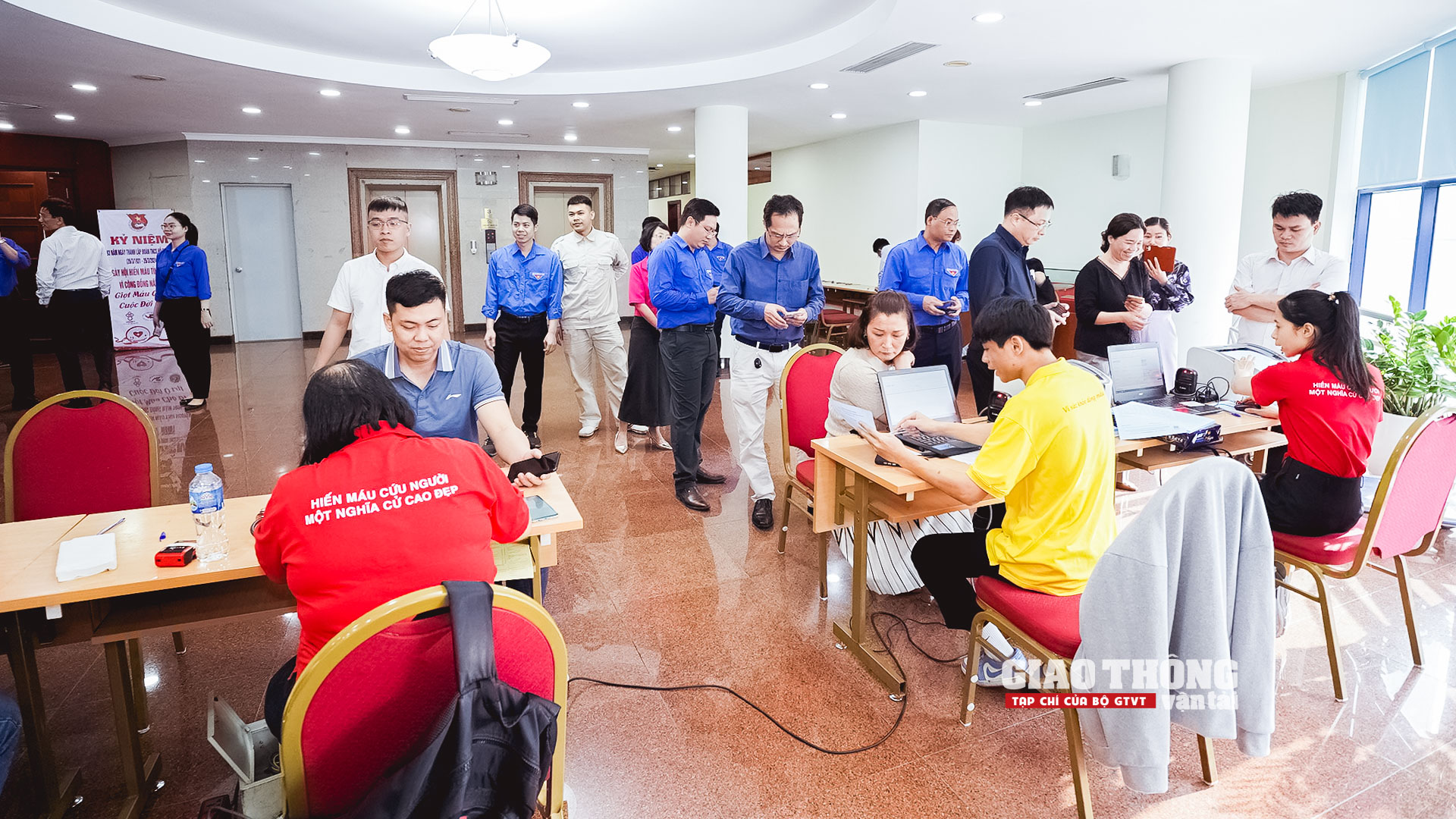 Thanh niên Bộ GTVT tổ chức ngày hội hiến máu tình nguyện- Ảnh 2.