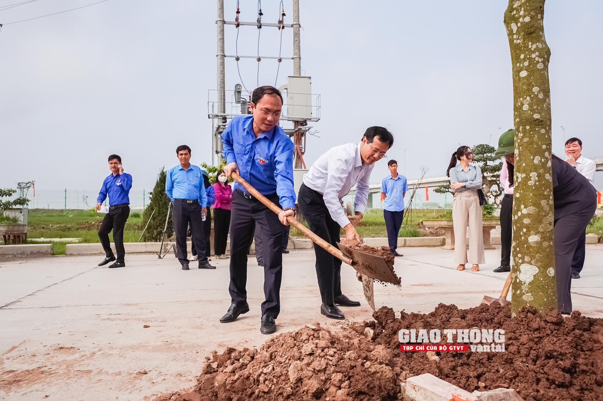 Tuổi trẻ ngành GTVT trồng cây xanh, xây nhà nhân ái ở Nam Định- Ảnh 15.