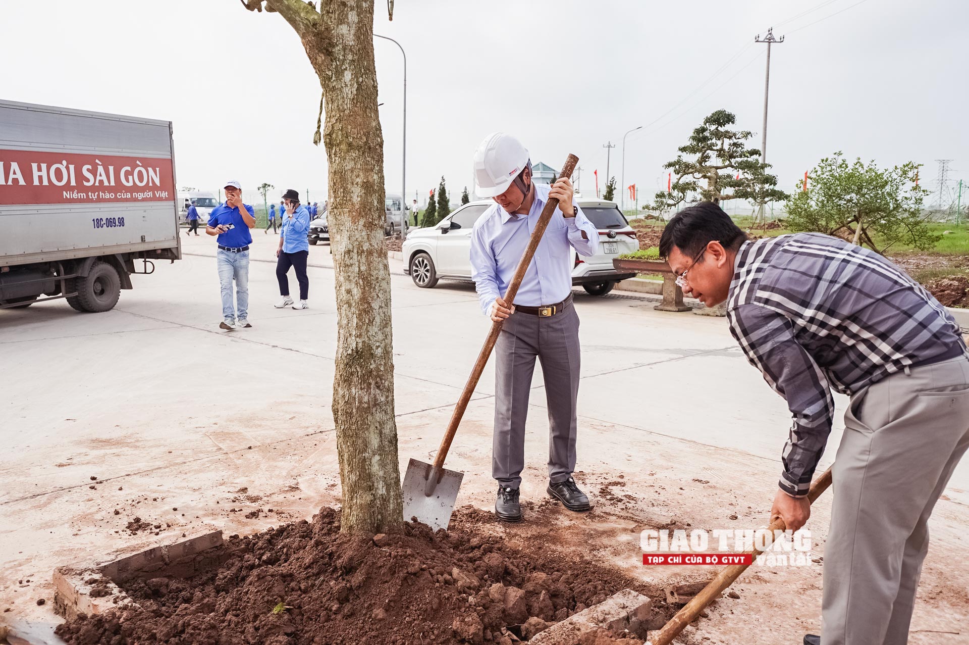 Tuổi trẻ ngành GTVT trồng cây xanh, xây nhà nhân ái ở Nam Định- Ảnh 17.
