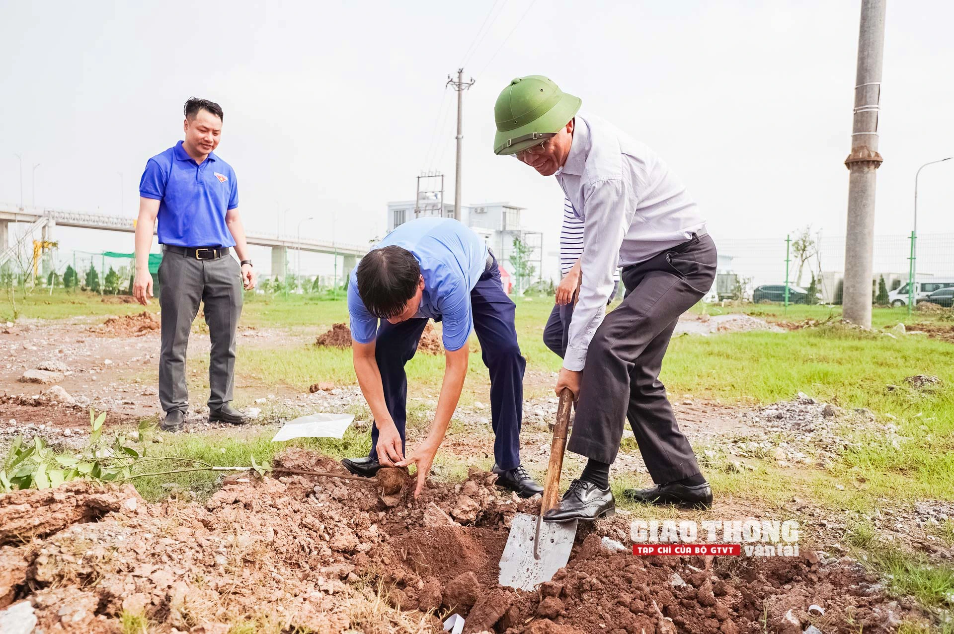 Tuổi trẻ ngành GTVT trồng cây xanh, xây nhà nhân ái ở Nam Định- Ảnh 13.