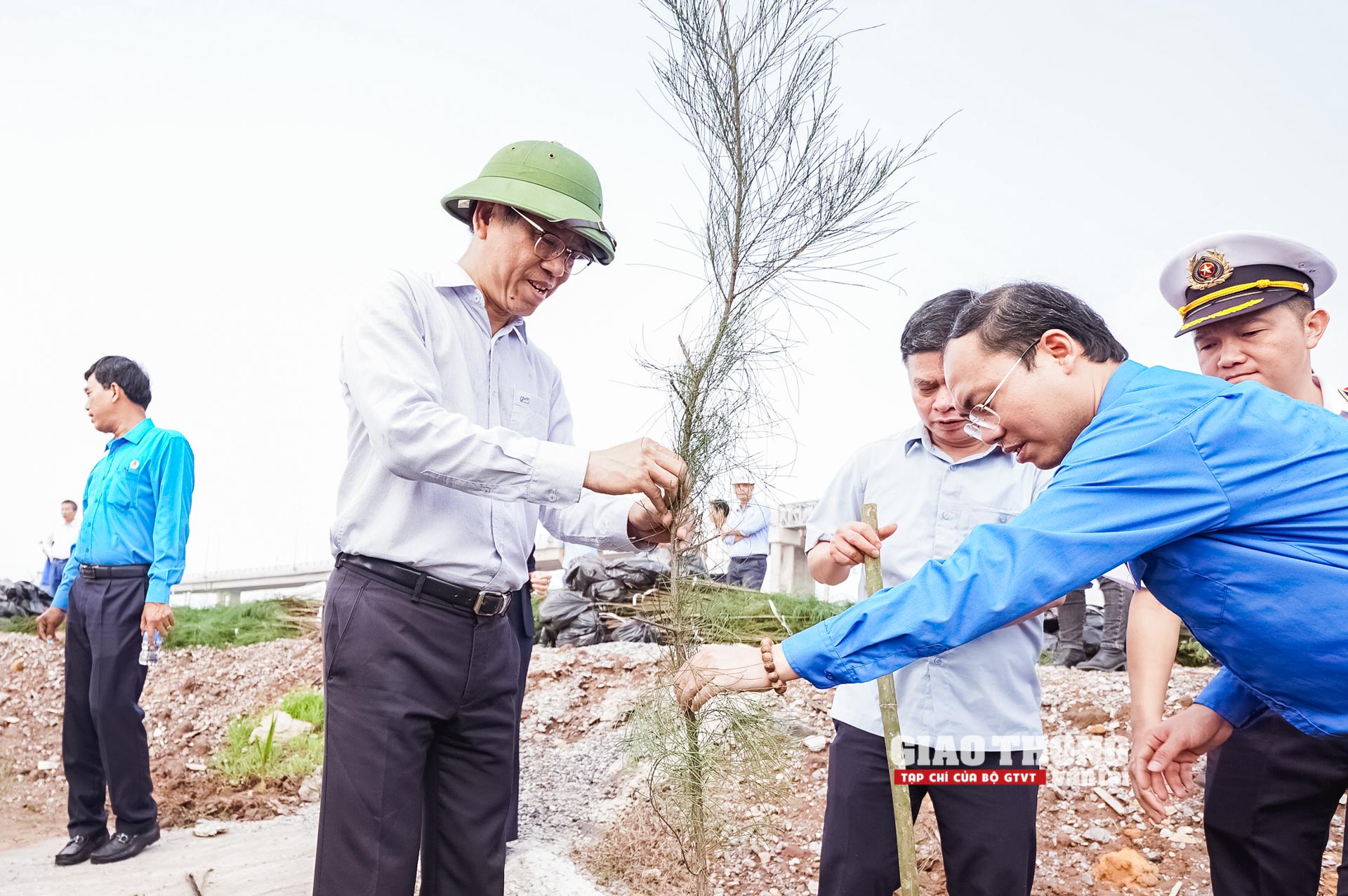Tuổi trẻ ngành GTVT trồng cây xanh, xây nhà nhân ái ở Nam Định- Ảnh 10.