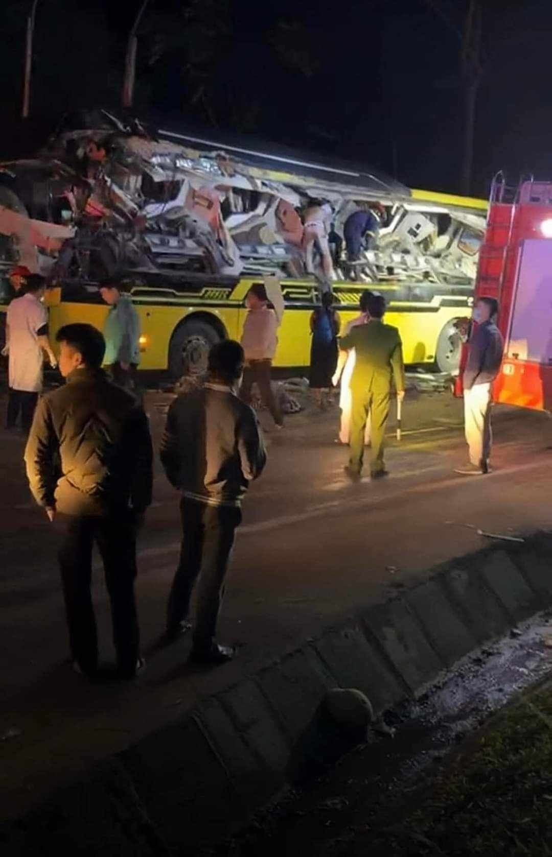 Lộ nguyên nhân 10 người thương vong trong vụ TNGT xe khách và container tại Tuyên Quang- Ảnh 1.
