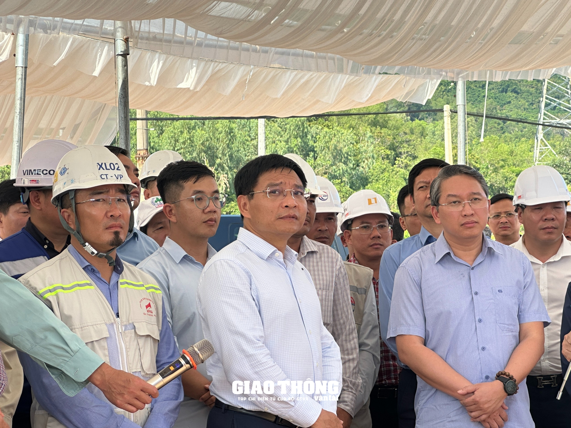 Bộ trưởng Nguyễn Văn Thắng thị sát cao tốc Bắc - Nam qua Bình Định, Phú Yên, Khánh Hòa- Ảnh 3.