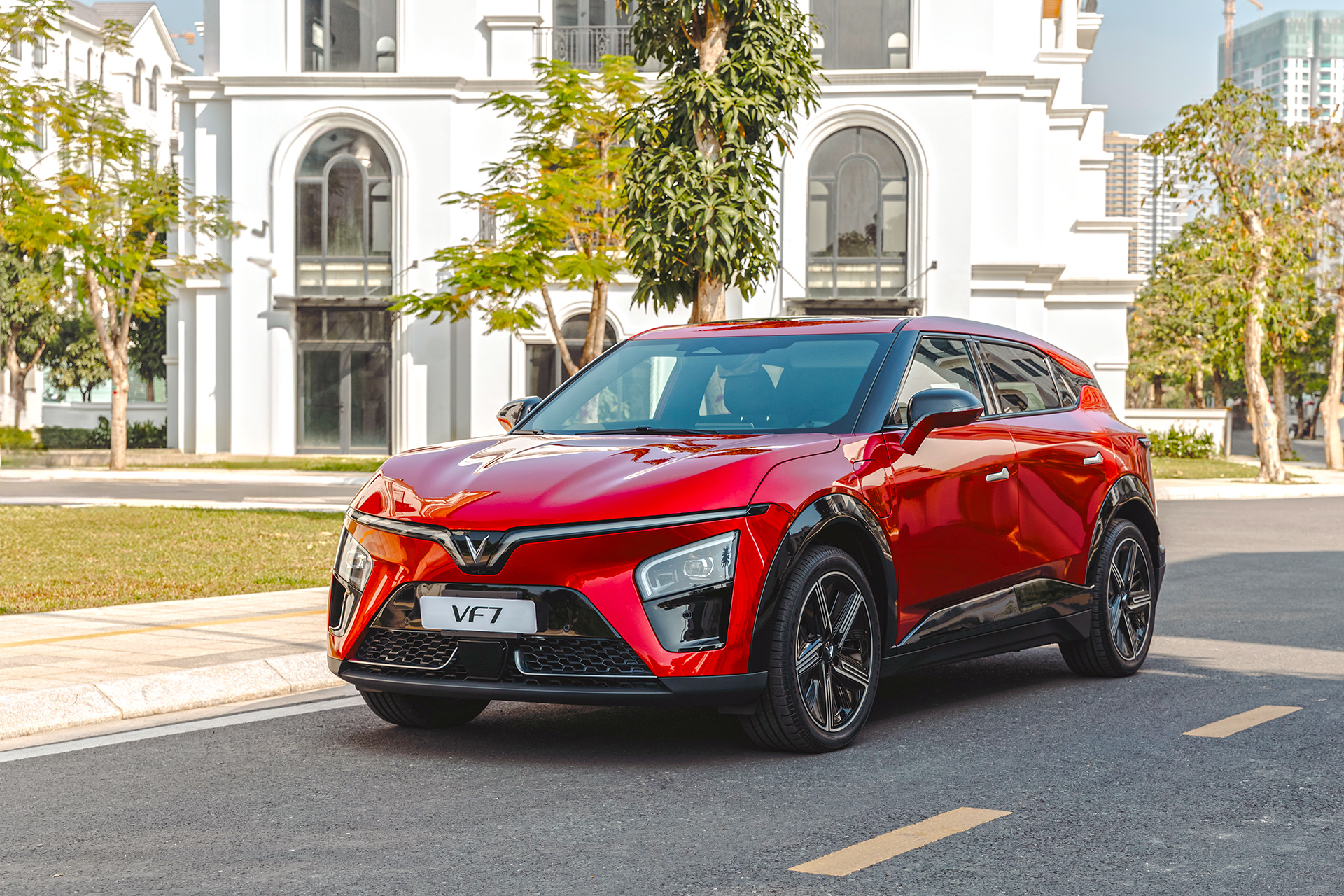 Loạt chính sách tác động đến thị trường ô tô năm 2025 - Ảnh 1.