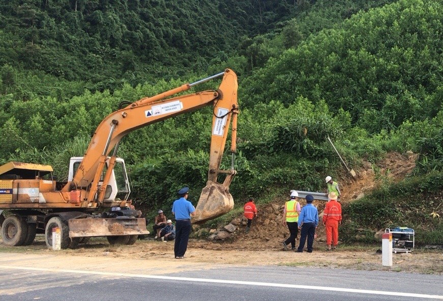 Đà Nẵng cần ngăn chặn hành vi tháo dỡ hàng rào bảo vệ tuyến La Sơn - Hòa Liên- Ảnh 2.