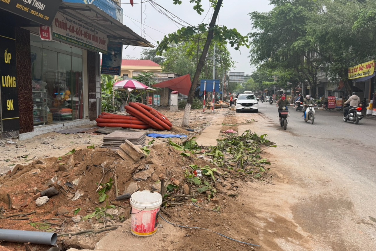 Bắc Ninh: Dự án cải tạo Tỉnh lộ 295 địa bàn huyện Yên Phong, vẫn là cách thi công thiếu an toàn- Ảnh 1.
