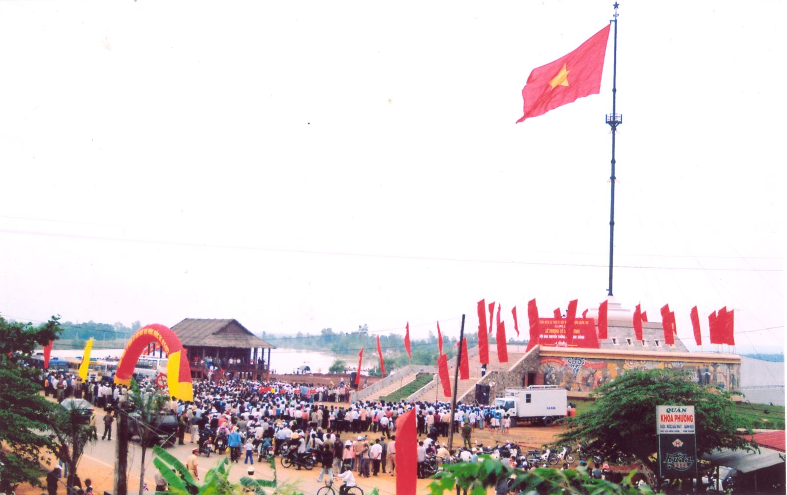 Quảng Trị cấm phương tiện lưu thông trên sông Bến Hải, QL1 phục vụ Lễ hội "Thống nhất non sông" ngày 30/4- Ảnh 1.