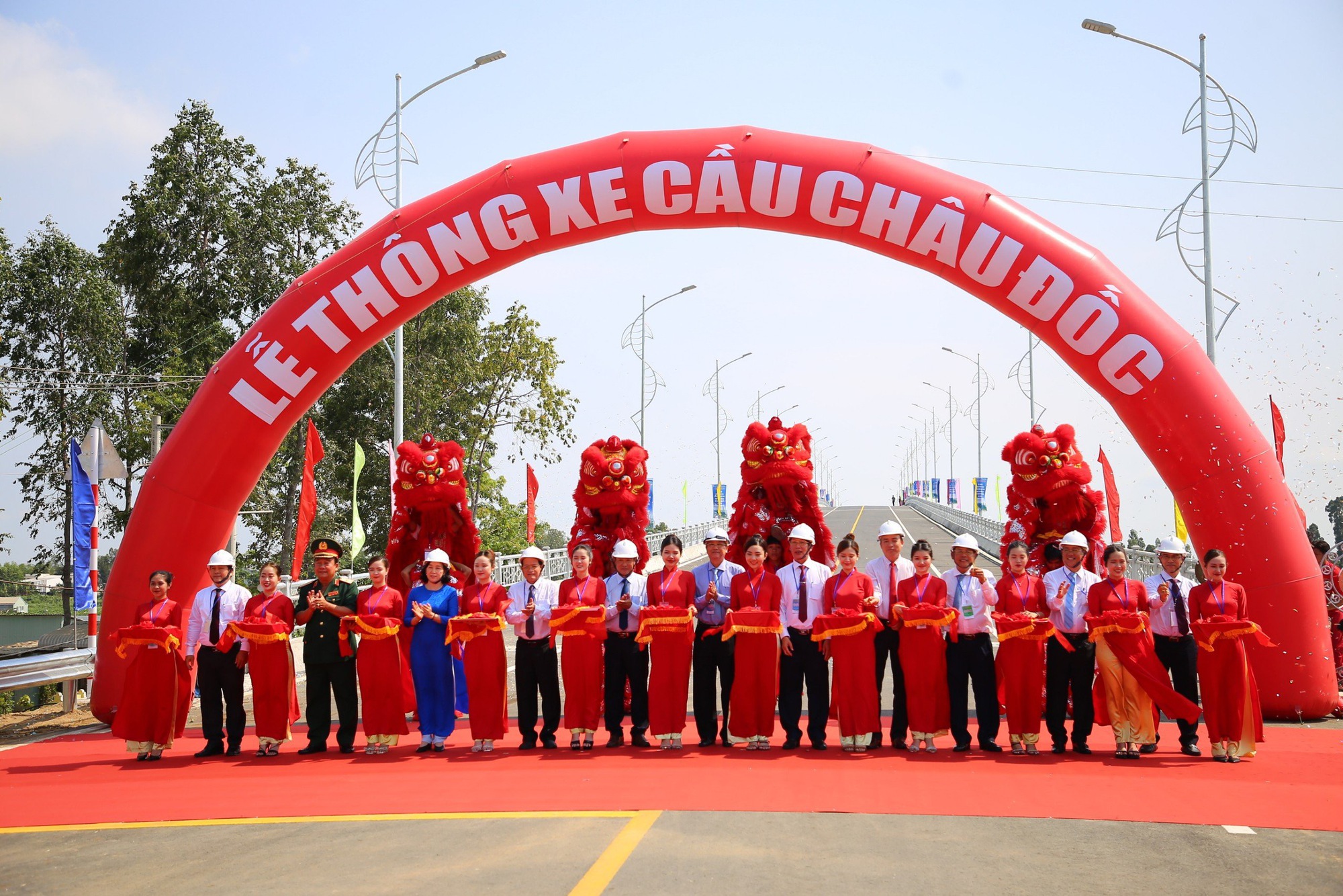 Cầu Châu Đốc chính thức được khánh thành sau 24 tháng thi công- Ảnh 2.