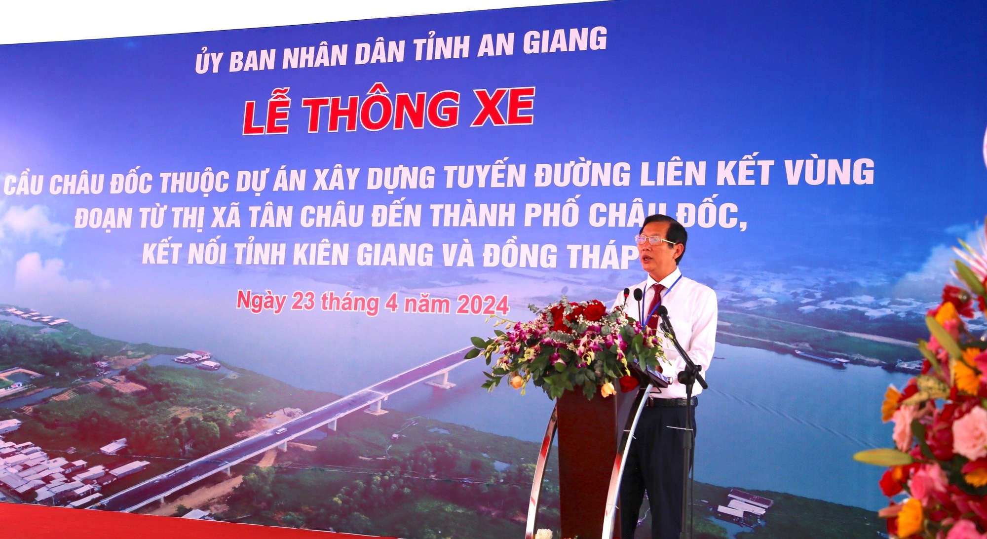 Cầu Châu Đốc chính thức được khánh thành sau 24 tháng thi công- Ảnh 3.