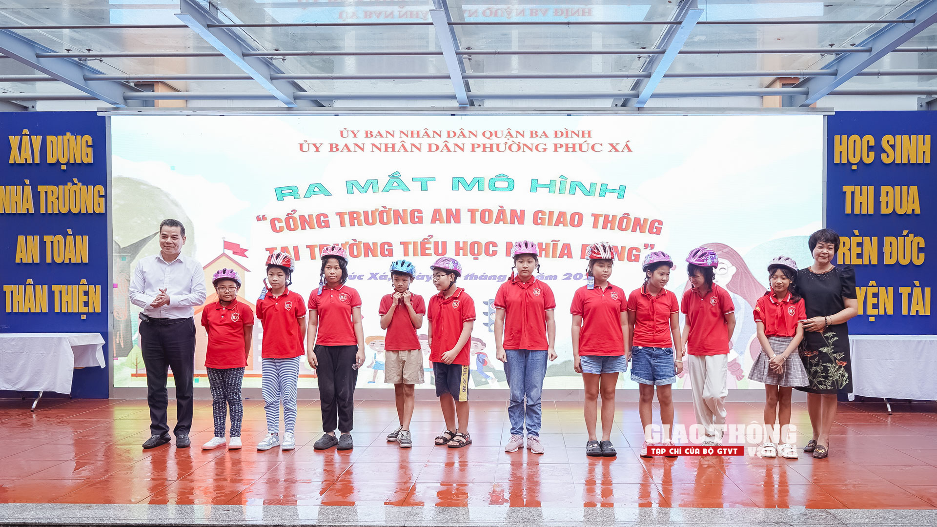 Hà Nội triển khai mô hình "Cổng trường ATGT" tại 9 điểm trường ở quận Ba Đình- Ảnh 8.