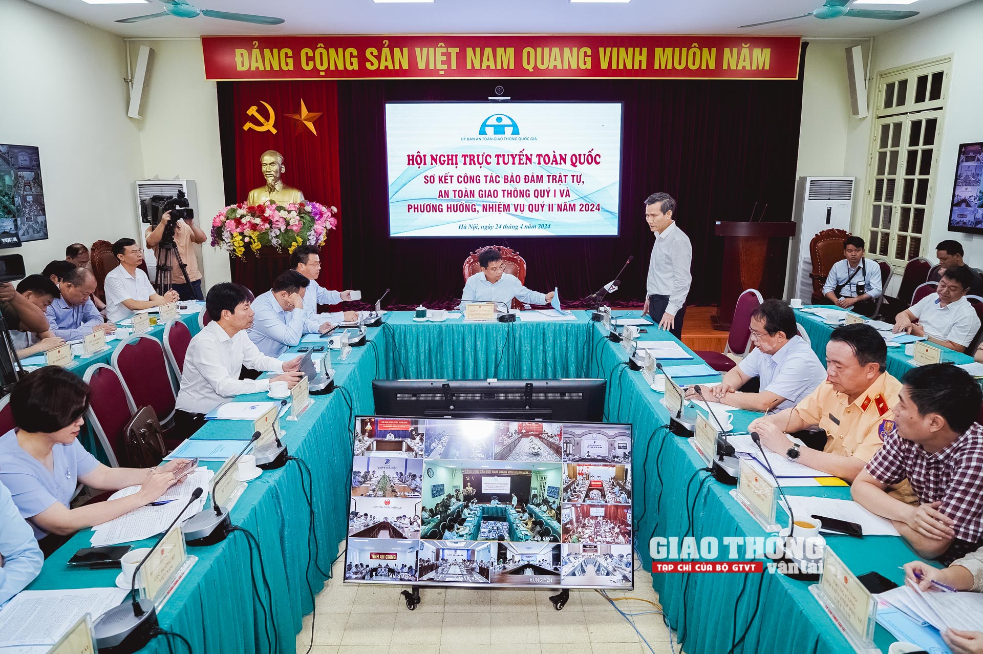 Bộ trưởng Nguyễn Văn Thắng: Cần tăng cường "phạt nguội" người đi xe máy vi phạm- Ảnh 1.