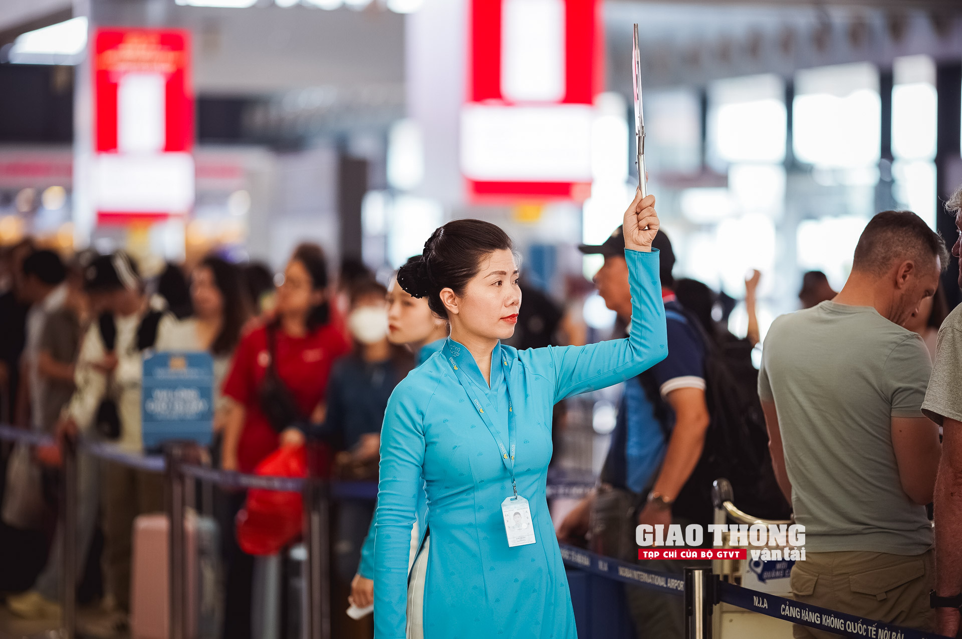 Cận cảnh ngày cao điểm nhất tại sân bay Nội Bài dịp nghỉ Lễ 30/4 - 1/5- Ảnh 10.