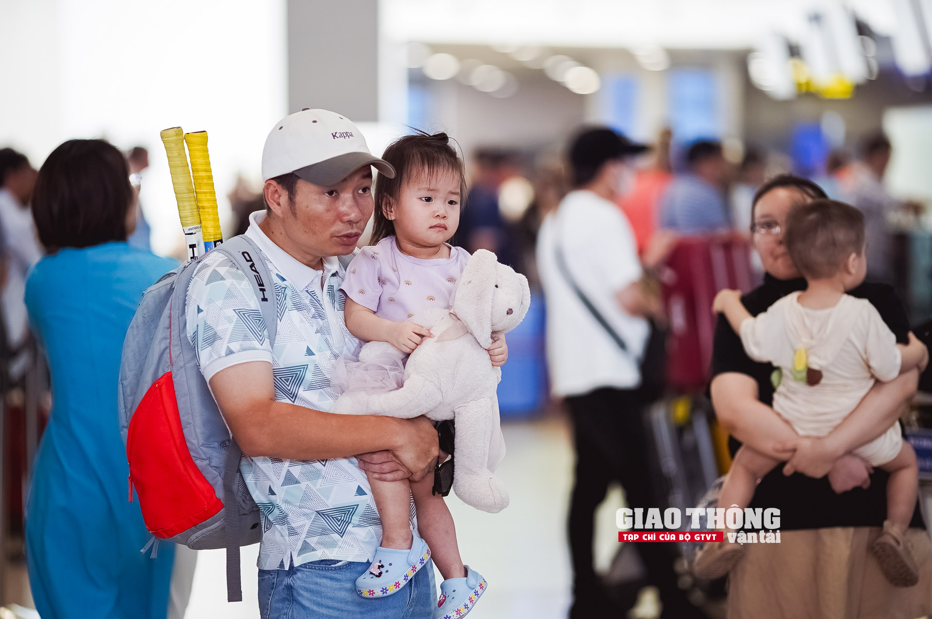 Cận cảnh ngày cao điểm nhất tại sân bay Nội Bài dịp nghỉ Lễ 30/4 - 1/5- Ảnh 11.