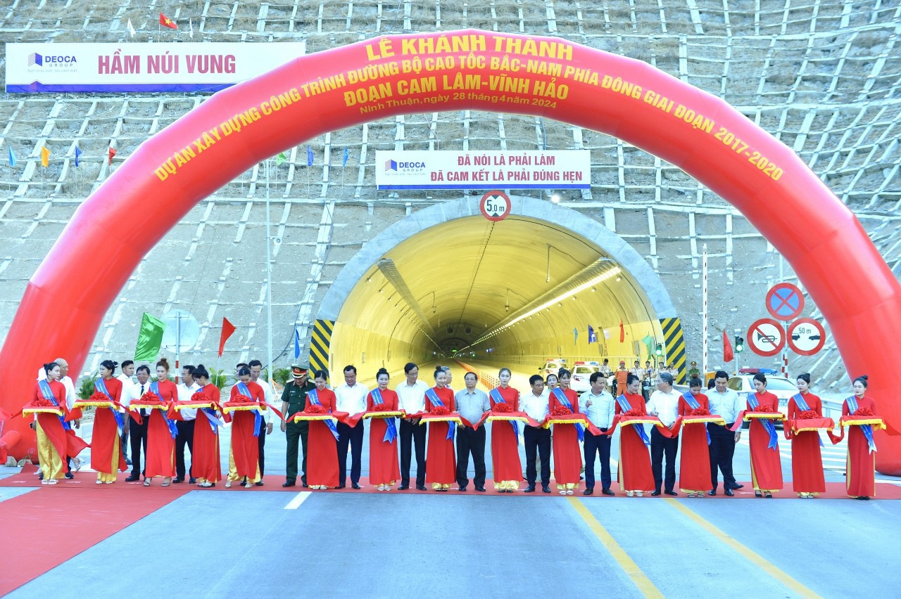 Khánh thành, đưa dự án cao tốc đoạn Cam Lâm - Vĩnh Hảo và Diễn Châu - Bãi Vọt vào khai thác- Ảnh 2.