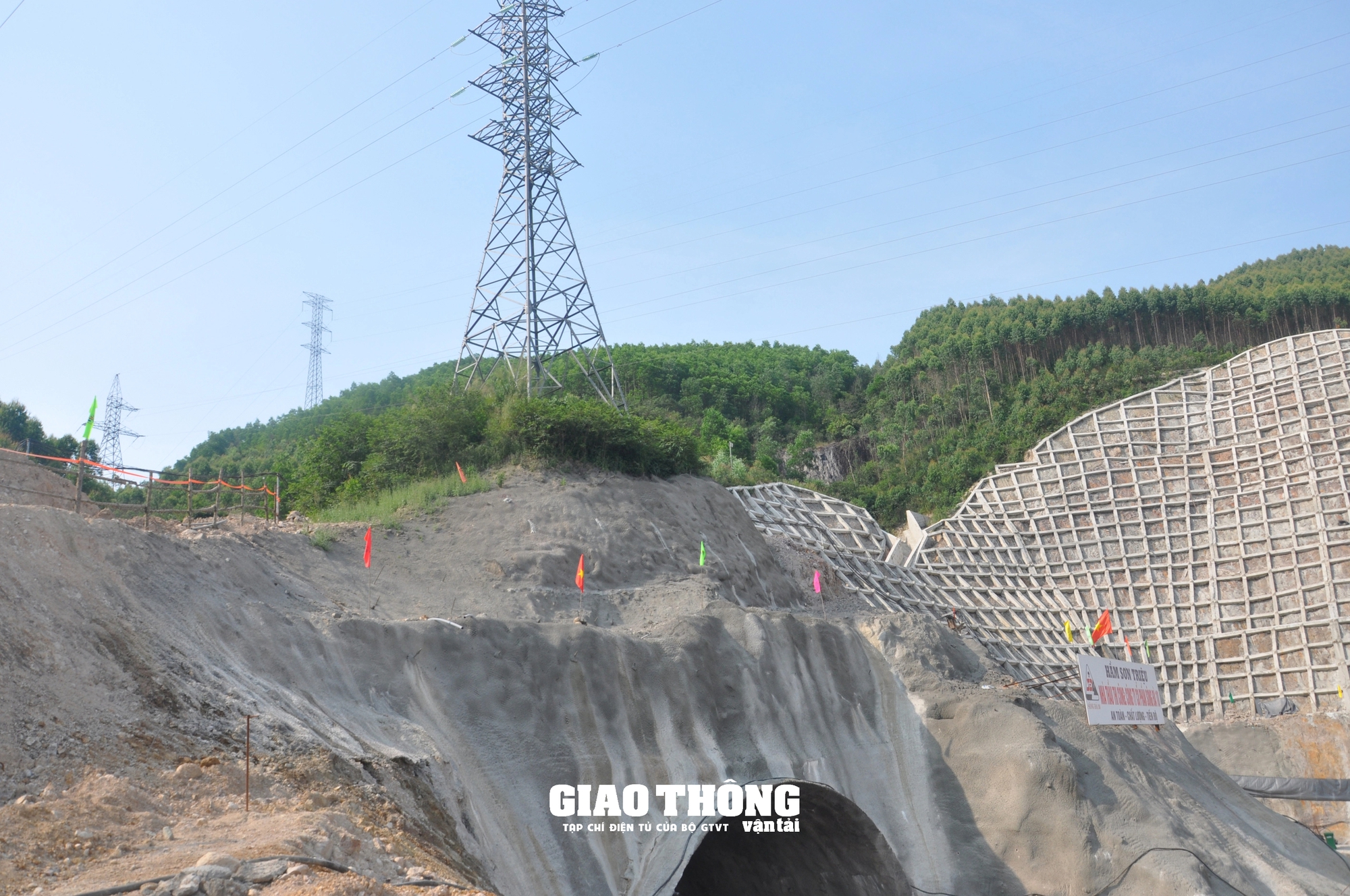 Thông hầm Sơn Triệu thuộc dự án cao tốc đoạn Quy Nhơn - Chí Thạnh vượt tiến độ 1 tháng- Ảnh 13.