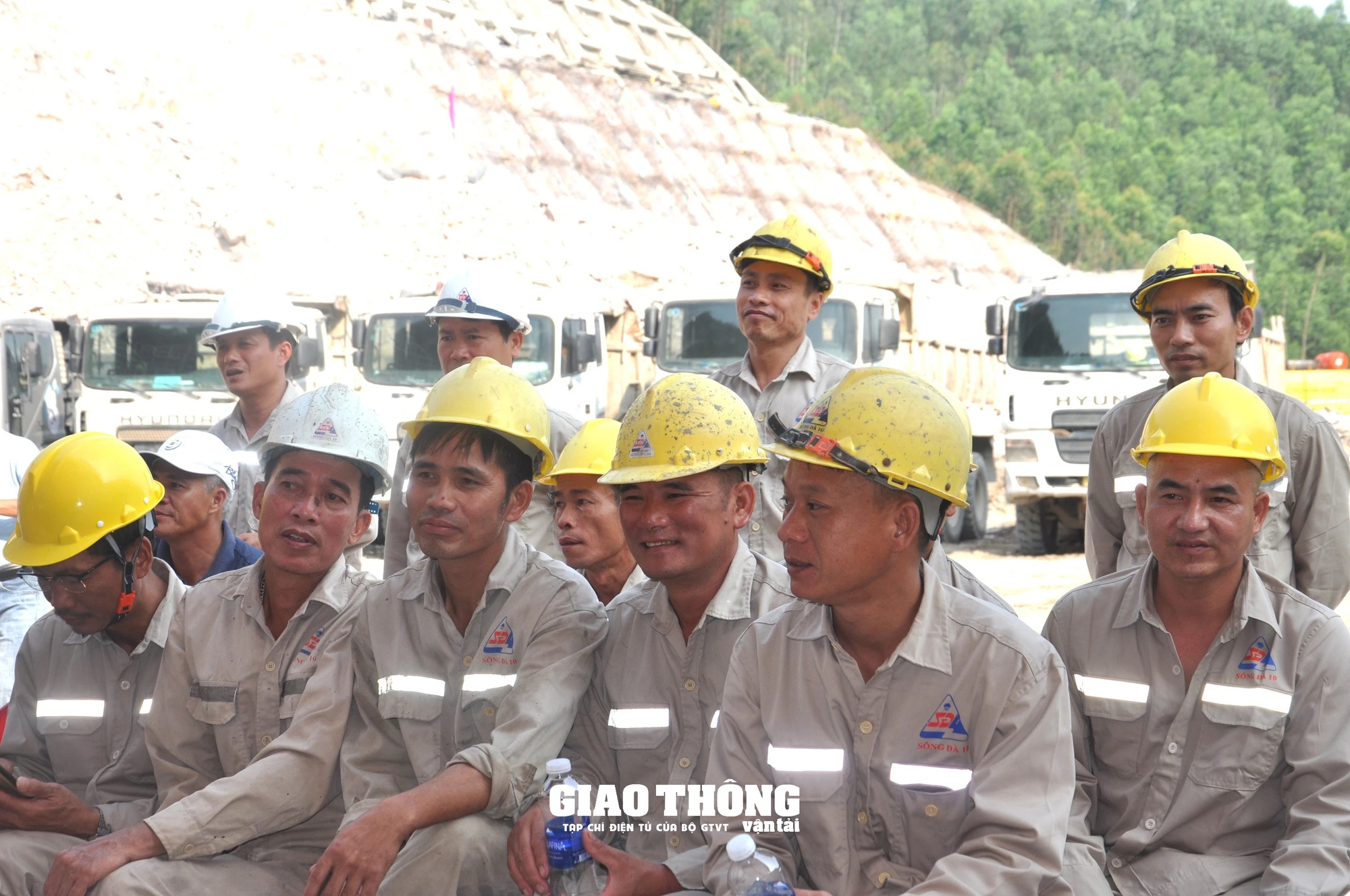 Thông hầm Sơn Triệu thuộc dự án cao tốc đoạn Quy Nhơn - Chí Thạnh vượt tiến độ 1 tháng- Ảnh 4.