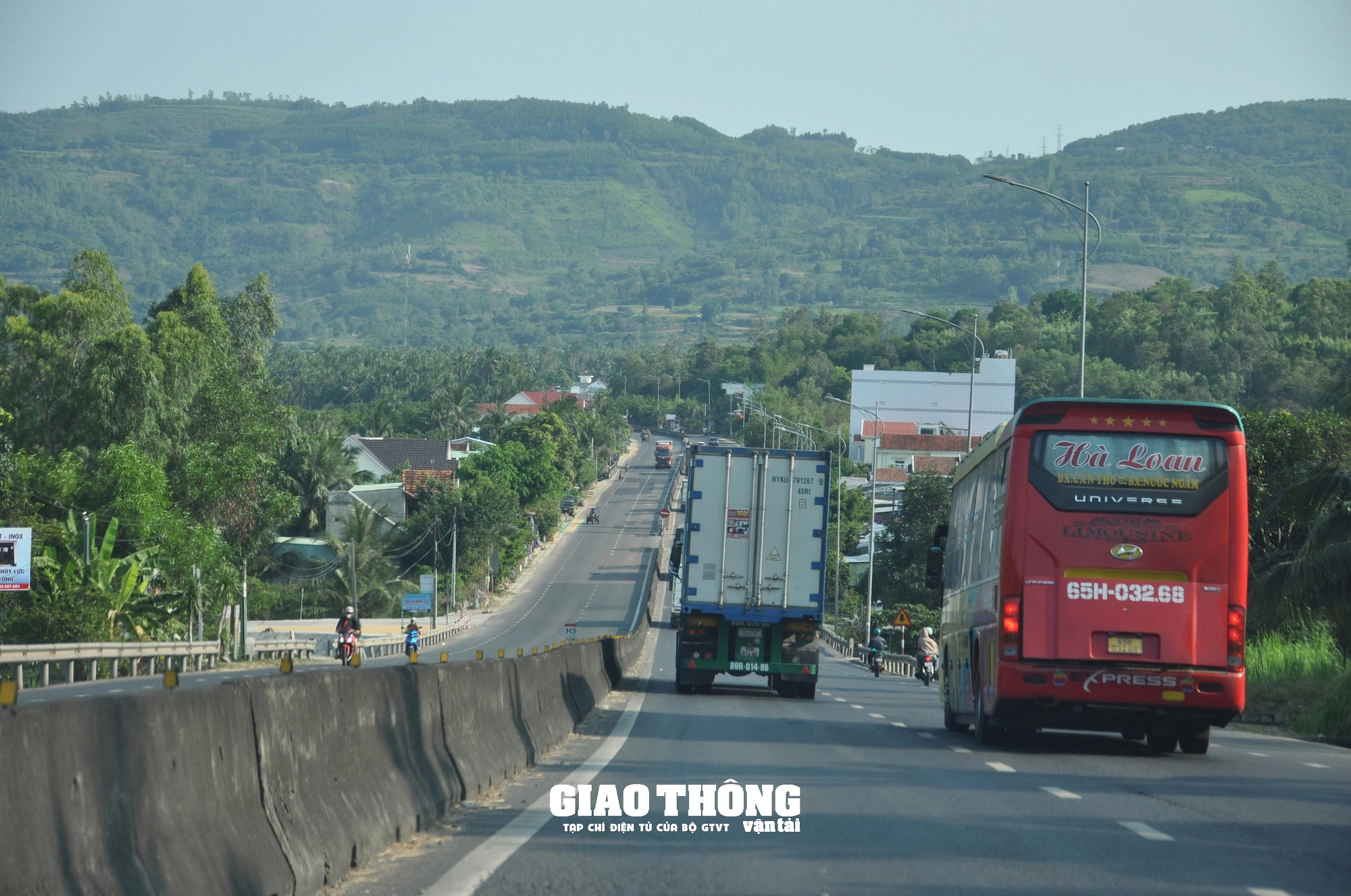 Cử tri, nhân dân tỉnh Phú Yên vui mừng khi các tuyến quốc lộ ngày càng an toàn, chất lượng- Ảnh 10.