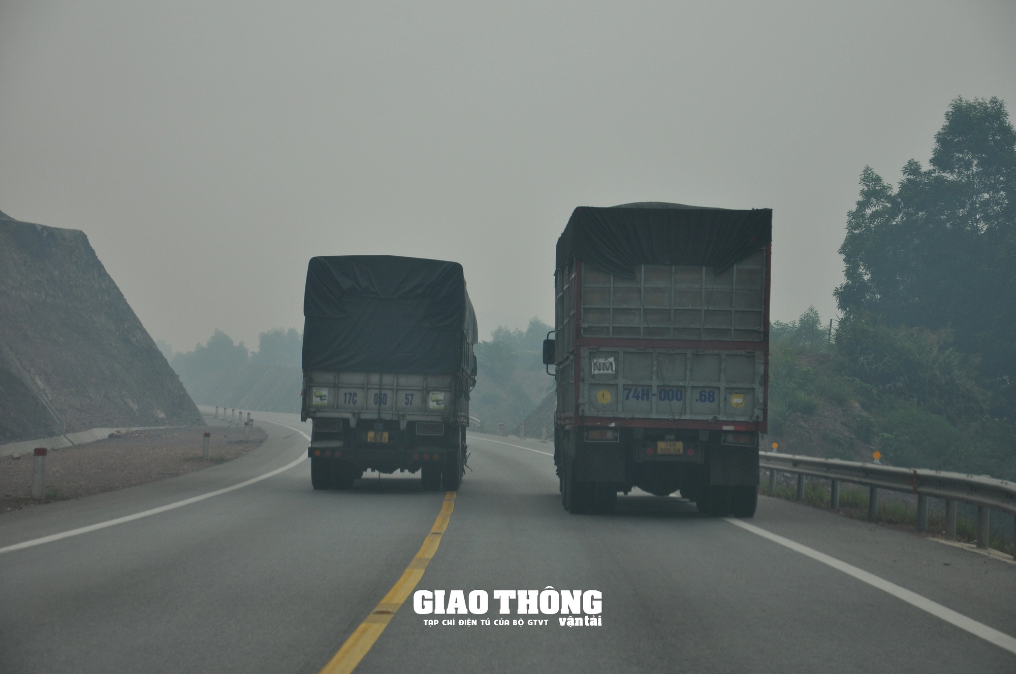 Nhìn lại kết quả phân luồng giao thông tuyến Cam Lộ - La Sơn - Bài 3: Lưu thông thông thoáng, TNGT giảm mạnh- Ảnh 11.