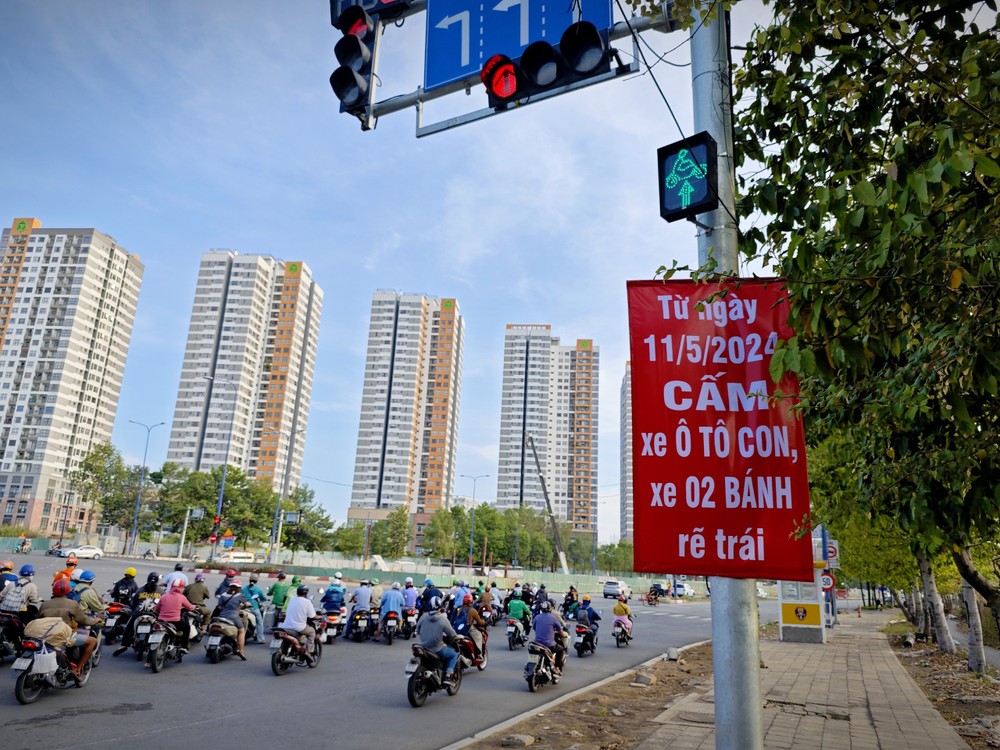 TP. HCM cấm phương tiện rẽ trái vào nút giao Mai Chí Thọ - Đồng Văn Cống- Ảnh 2.