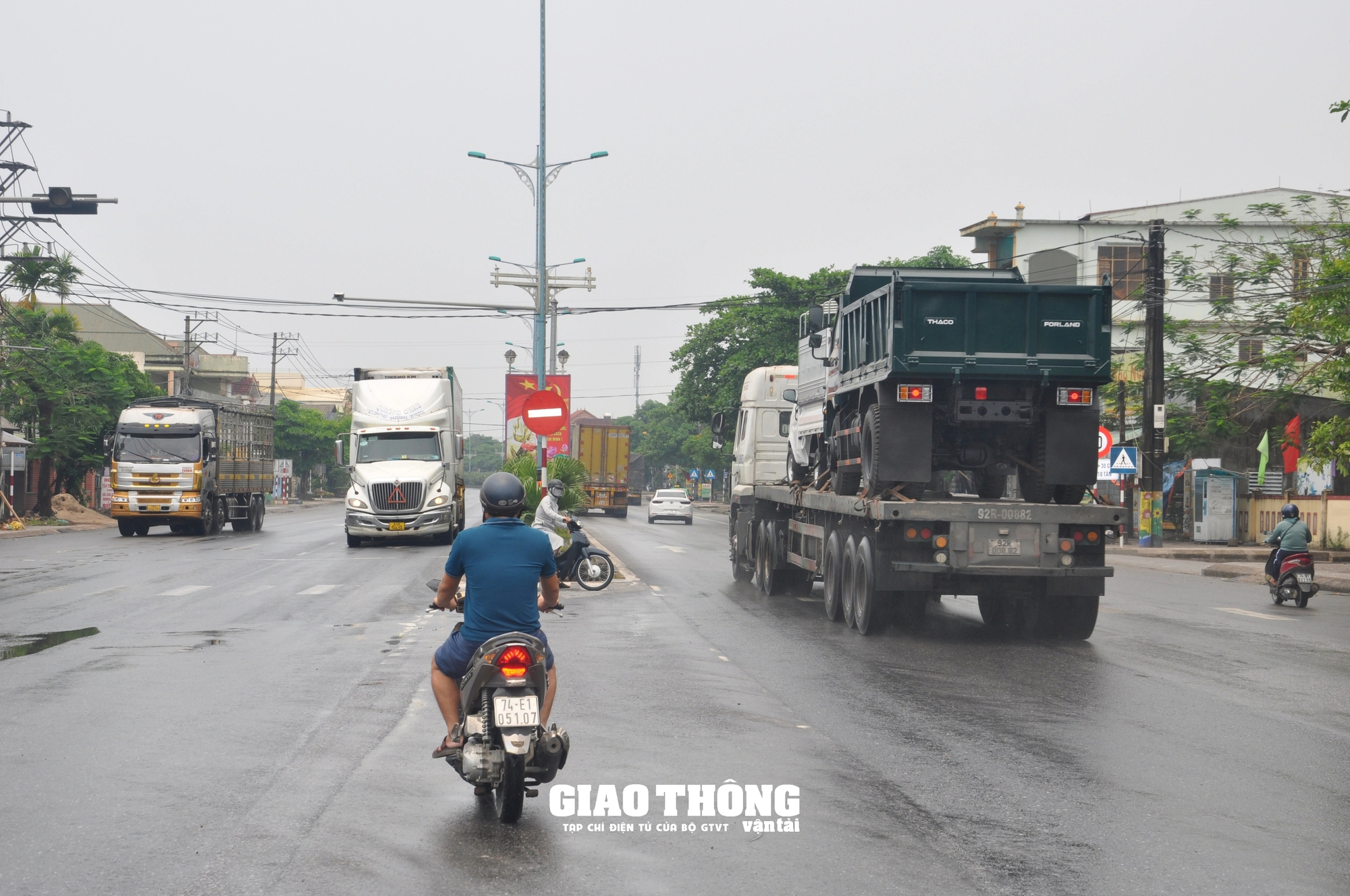 Nhìn lại 1 tháng phân luồng cao tốc Cam Lộ- La Sơn- Bài 2: Không có chuyện QL1 qua Quảng Trị tăng TNGT- Ảnh 1.