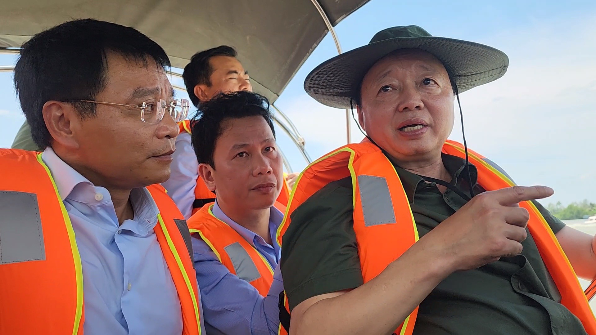 Phó Thủ tướng Trần Hồng Hà: Mong người dân Vĩnh Long ủng hộ việc khai thác cát phục vụ cao tốc Bắc - Nam- Ảnh 1.