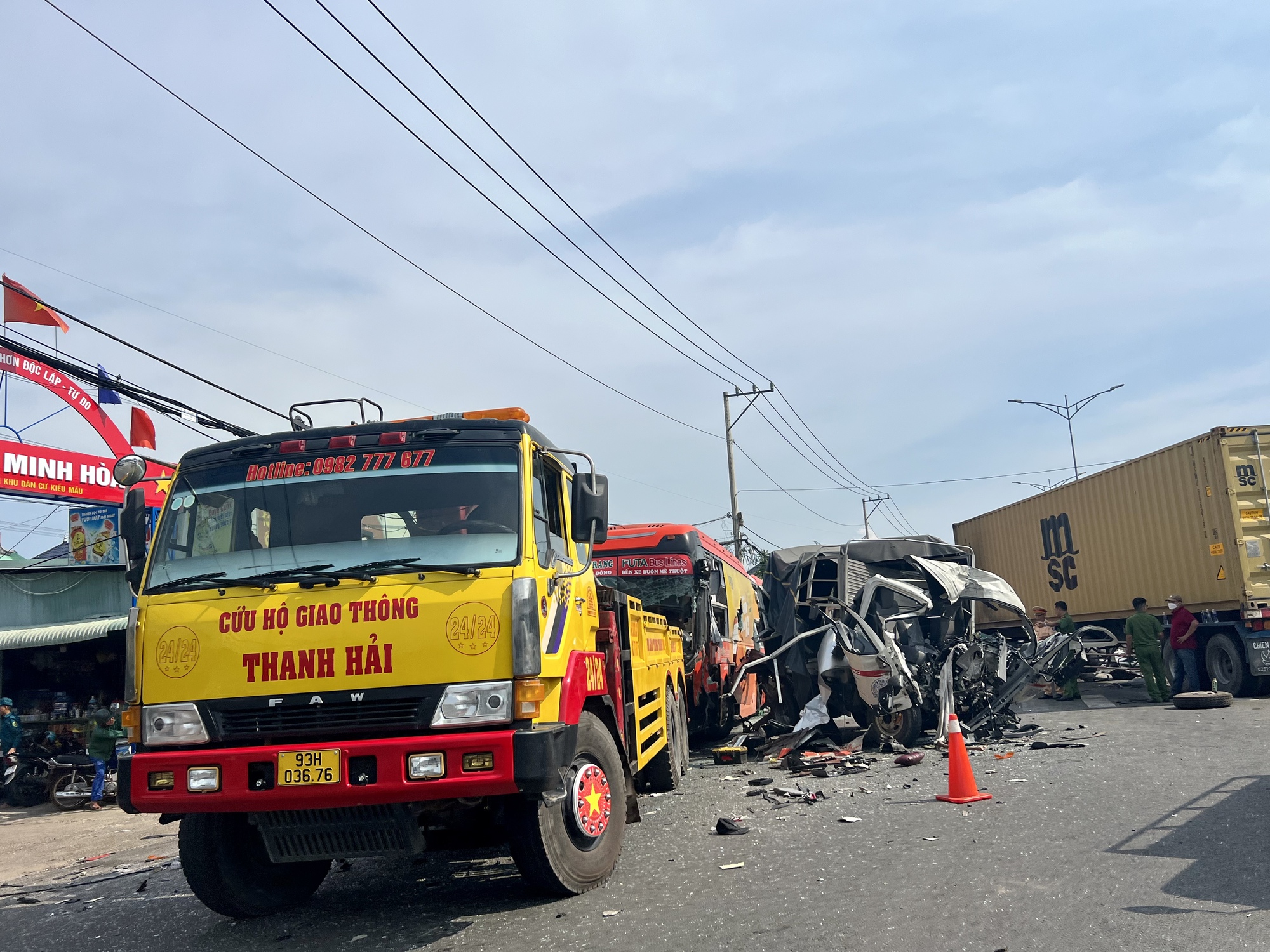 Hiện trường vụ tai nạn liên hoàn trên đường tỉnh nối Bình Phước và Bình Dương- Ảnh 5.