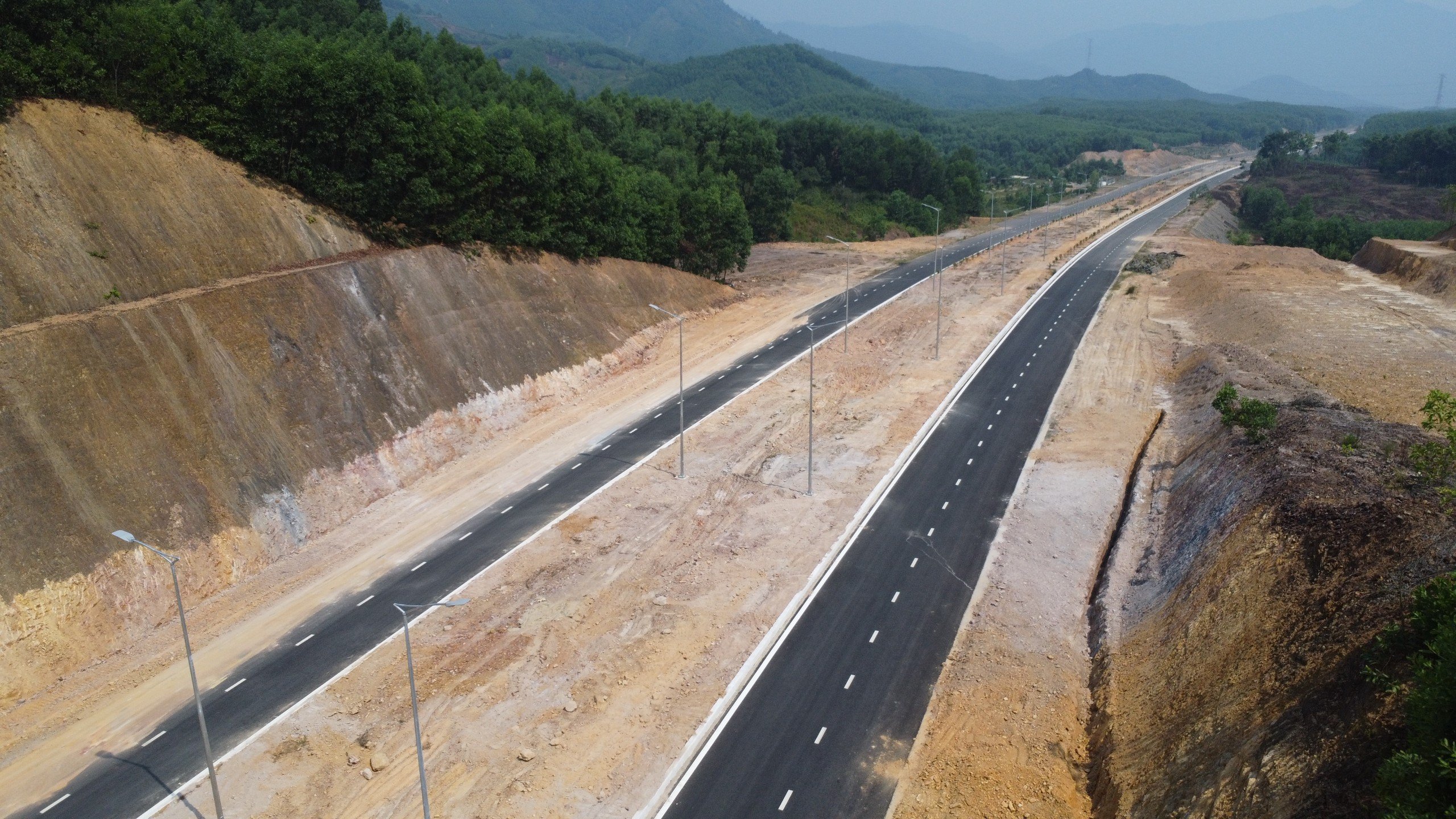 Thông xe đường vành đai phía Tây TP. Đà Nẵng, có vốn đầu tư 1.500 tỷ đồng- Ảnh 4.