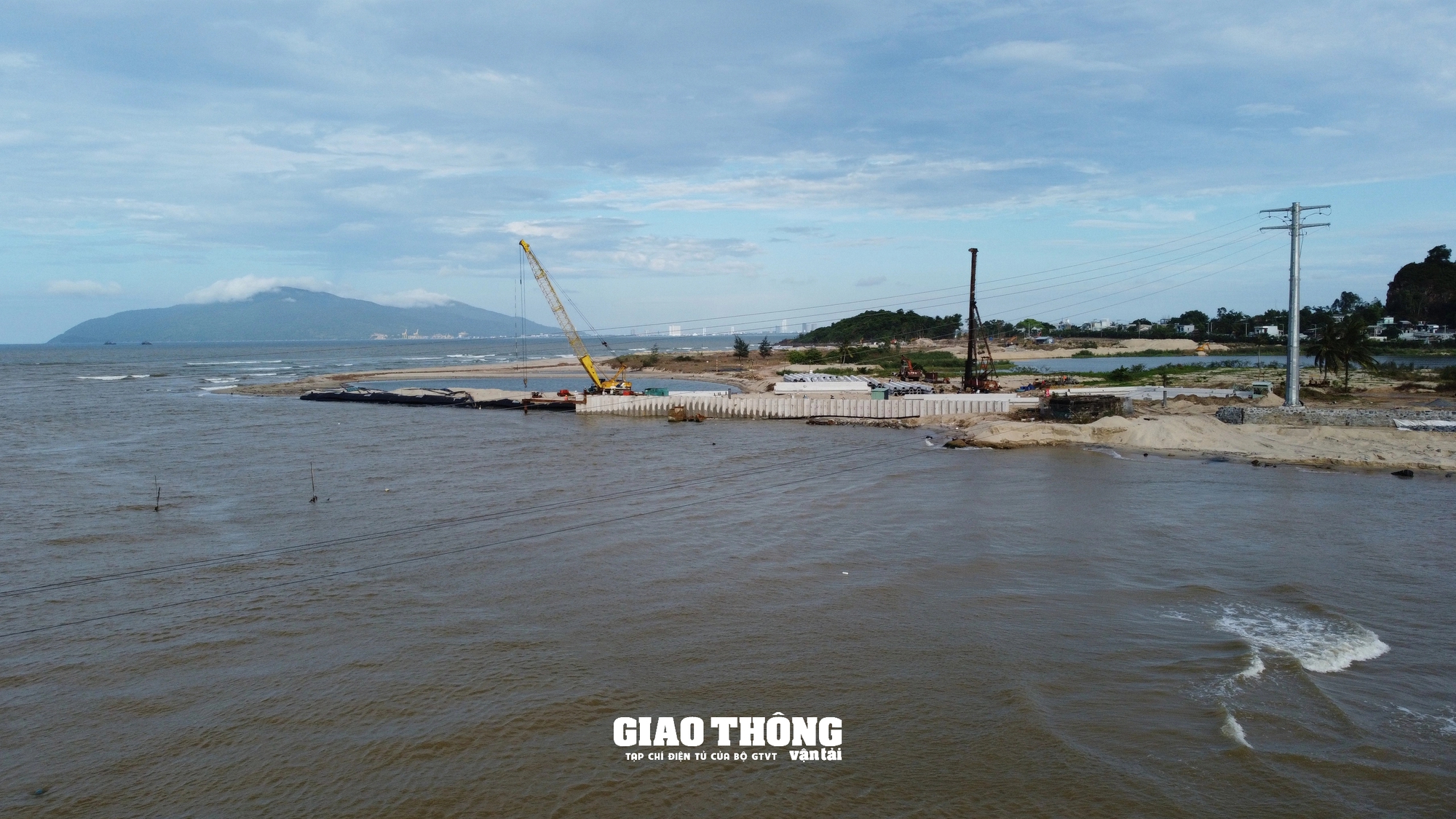 Video cận cảnh công trình dự án du lịch ở Đà Nẵng xâm phạm, uy hiếp an toàn chạy tàu cầu đường sắt Nam Ô- Ảnh 10.