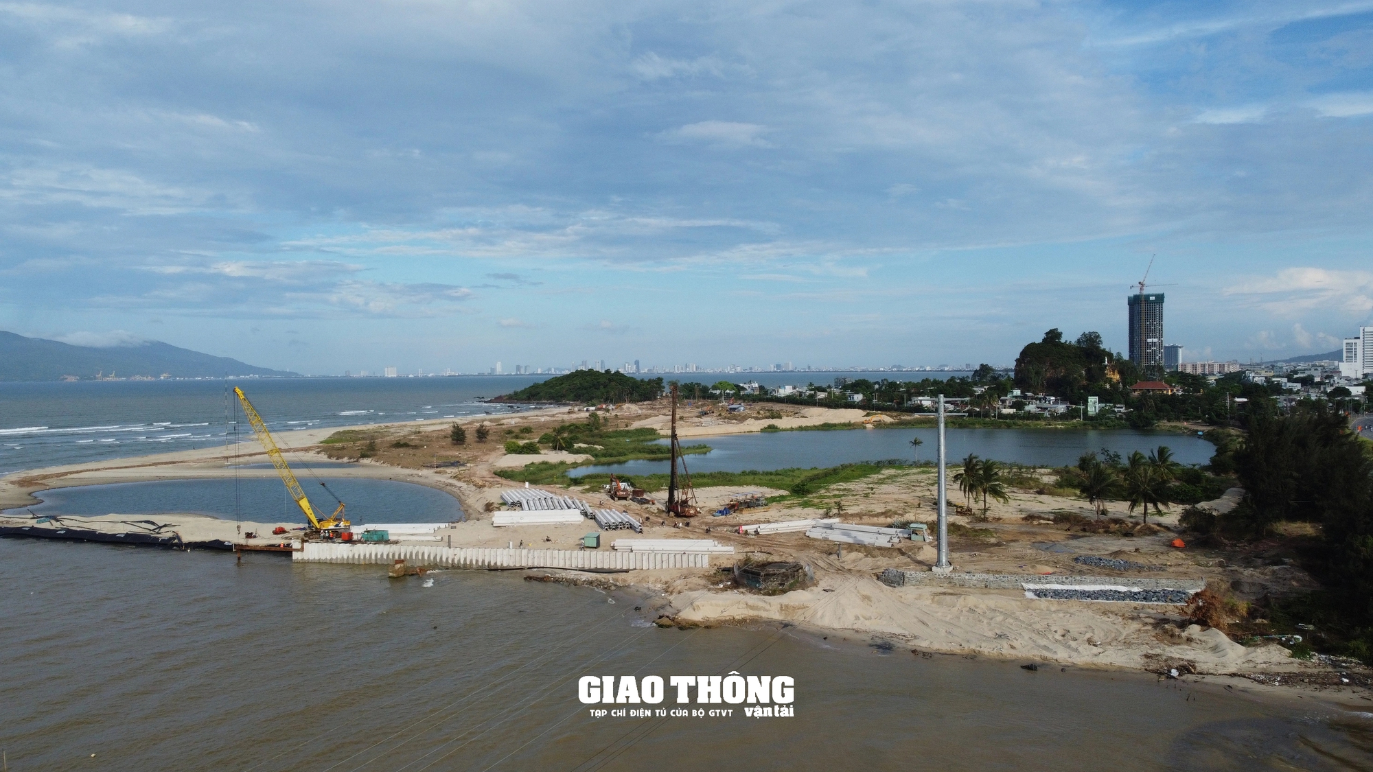 Video cận cảnh công trình dự án du lịch ở Đà Nẵng xâm phạm, uy hiếp an toàn chạy tàu cầu đường sắt Nam Ô- Ảnh 9.