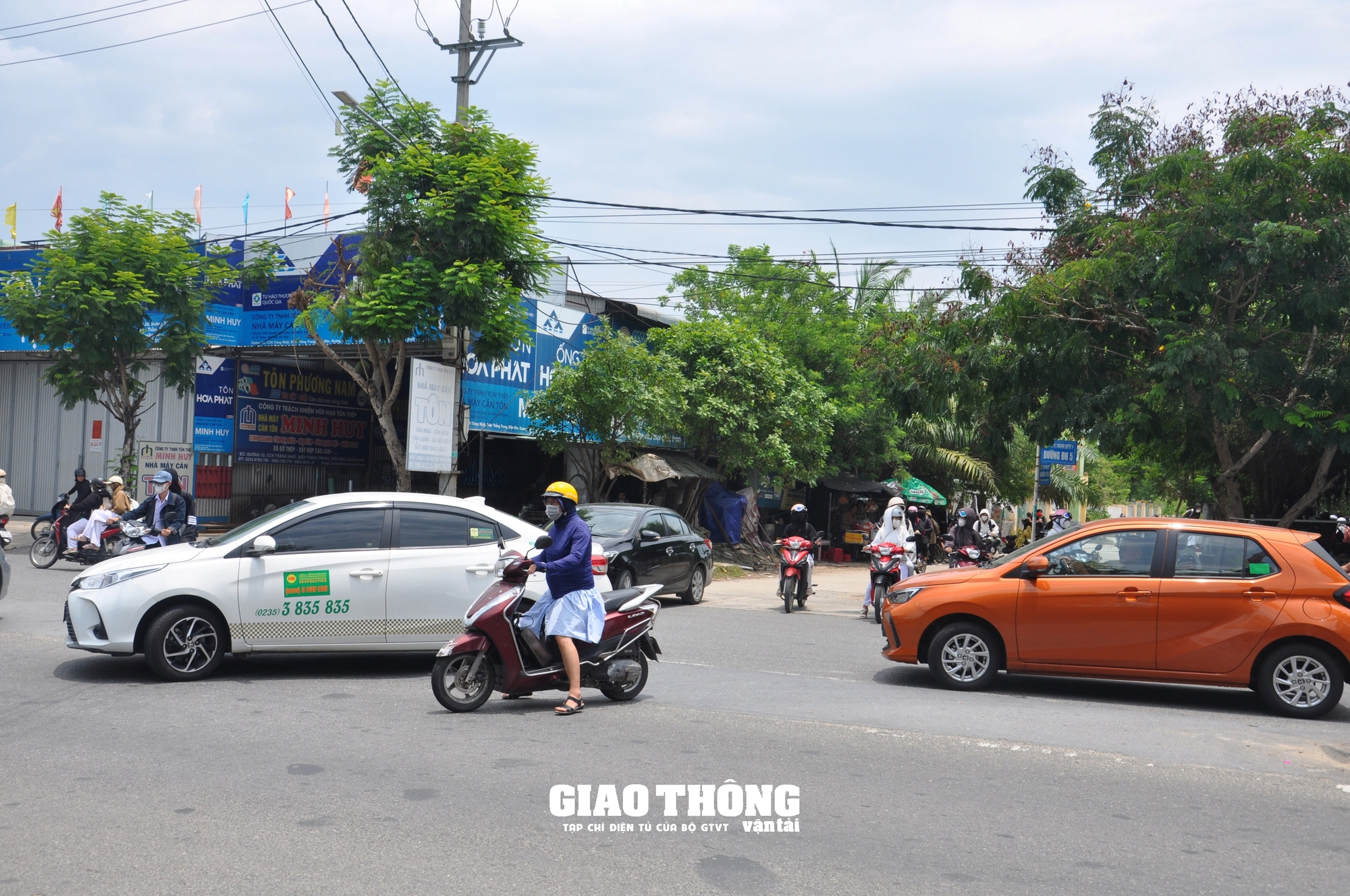 Thị xã Điện Bàn (Quảng Nam): Đường ra vào cổng trường mất ATGT, nguy cơ TNGT xảy ra đối với học sinh- Ảnh 7.