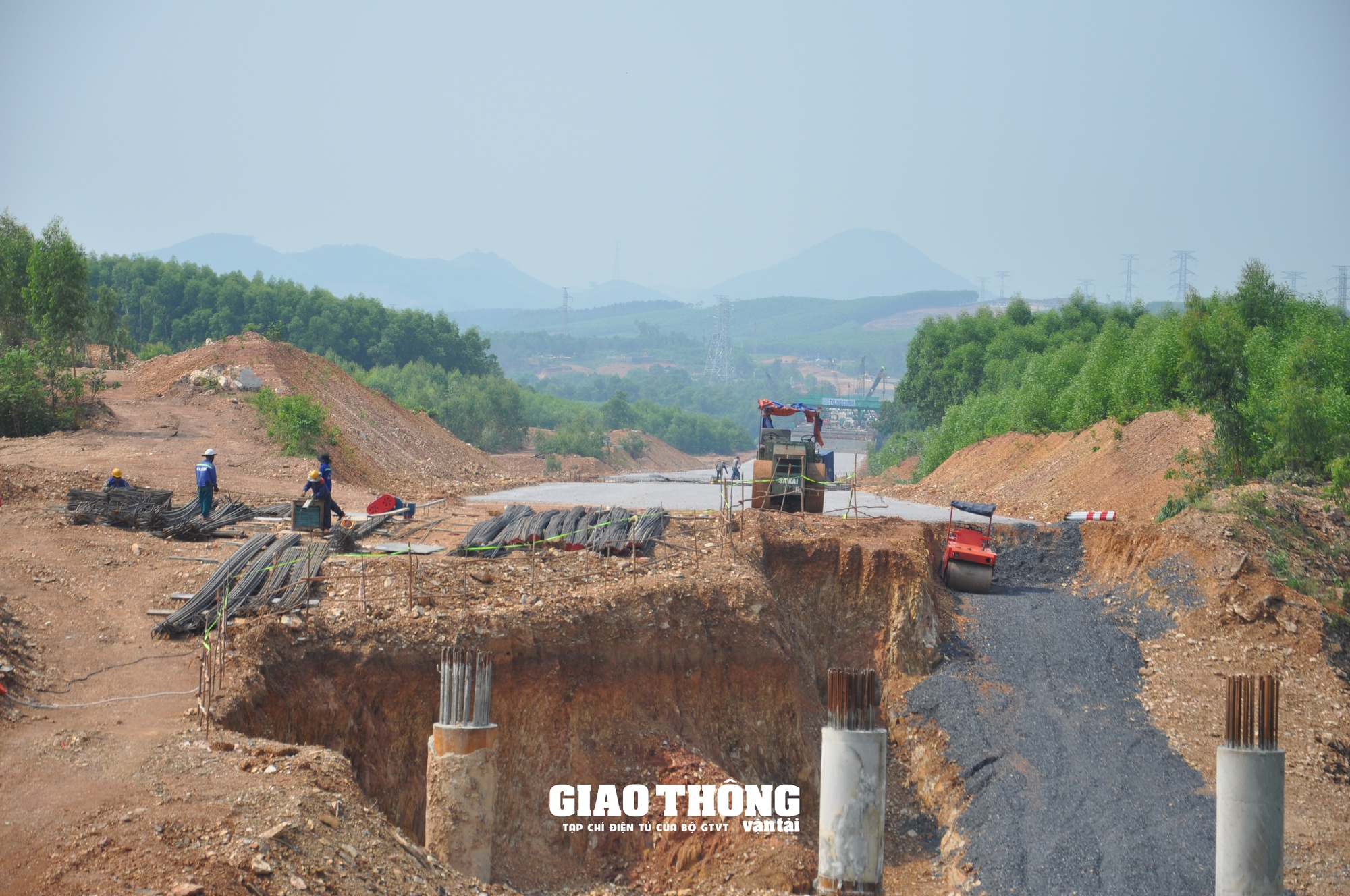 Nỗ lực gỡ vướng mặt bằng phục vụ thi công cao tốc qua địa bàn 2 tỉnh Quảng Trị và Quảng Bình- Ảnh 12.