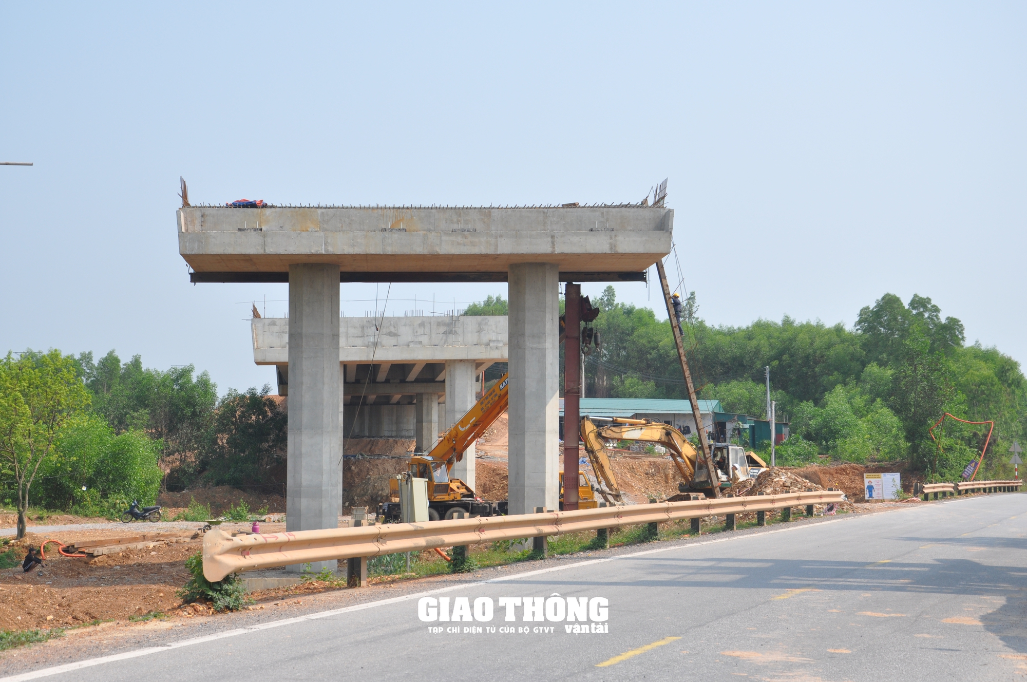 Nỗ lực gỡ vướng mặt bằng phục vụ thi công cao tốc qua địa bàn 2 tỉnh Quảng Trị và Quảng Bình- Ảnh 8.
