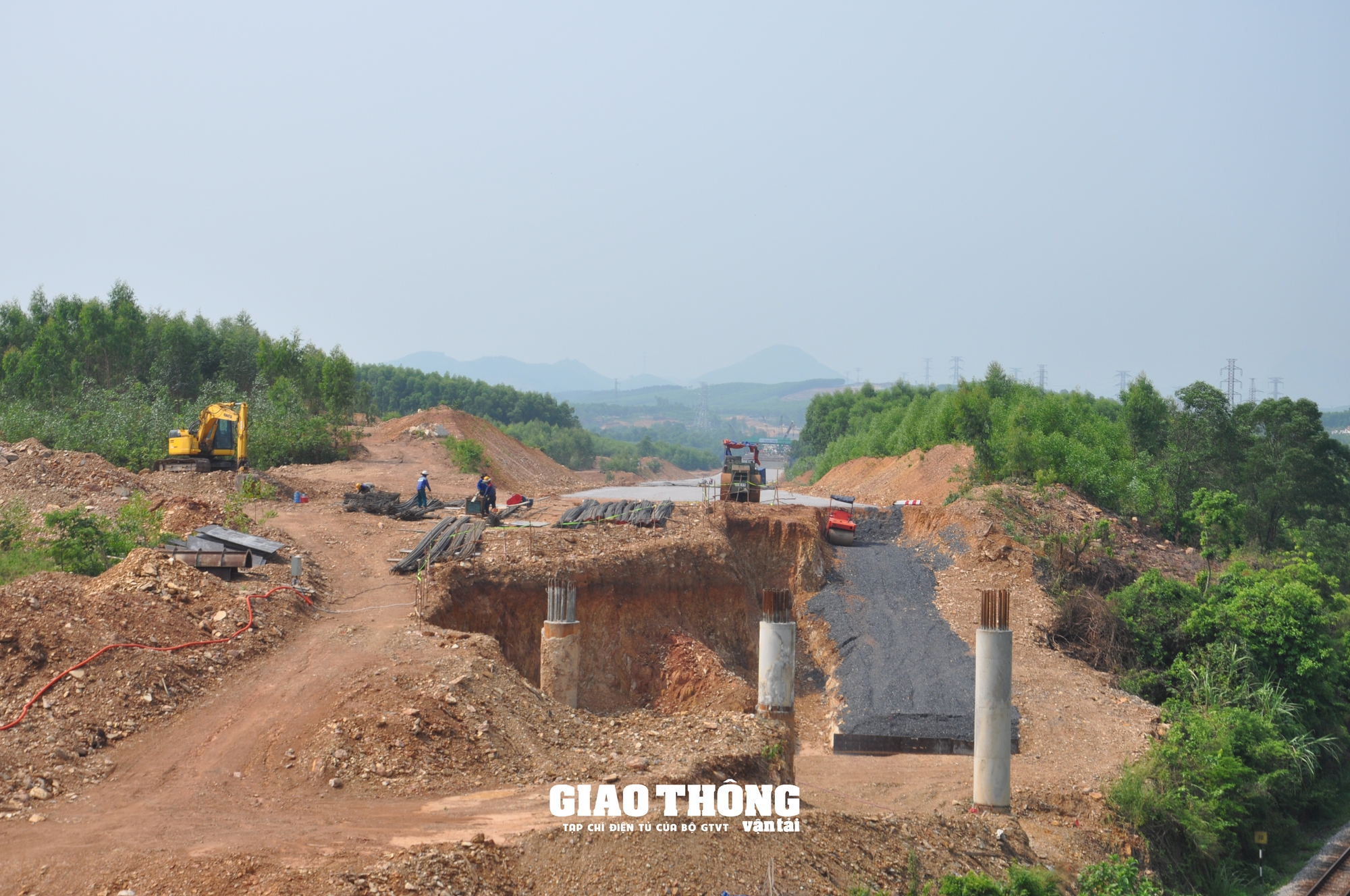Nỗ lực gỡ vướng mặt bằng phục vụ thi công cao tốc qua địa bàn 2 tỉnh Quảng Trị và Quảng Bình- Ảnh 11.