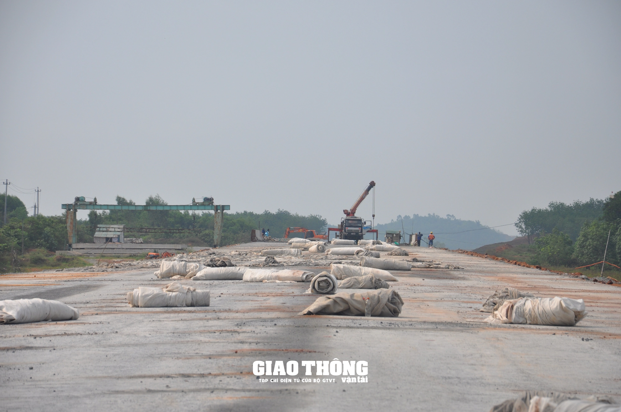 Nỗ lực gỡ vướng mặt bằng phục vụ thi công cao tốc qua địa bàn 2 tỉnh Quảng Trị và Quảng Bình- Ảnh 7.