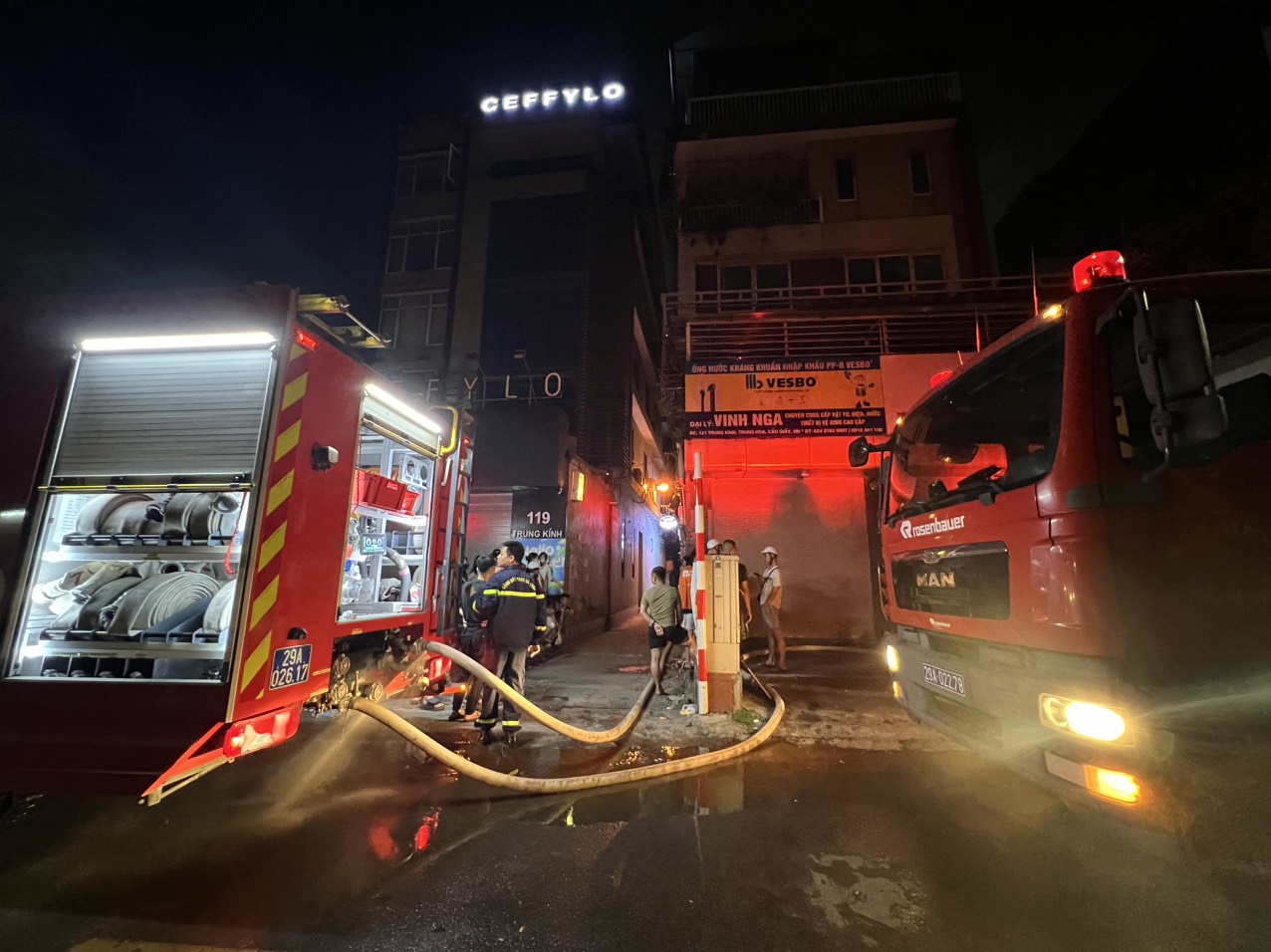 Cháy nhà trọ 14 người tử vong ở Hà Nội: Ngõ hẹp rất cần xe chữa cháy nhỏ- Ảnh 3.