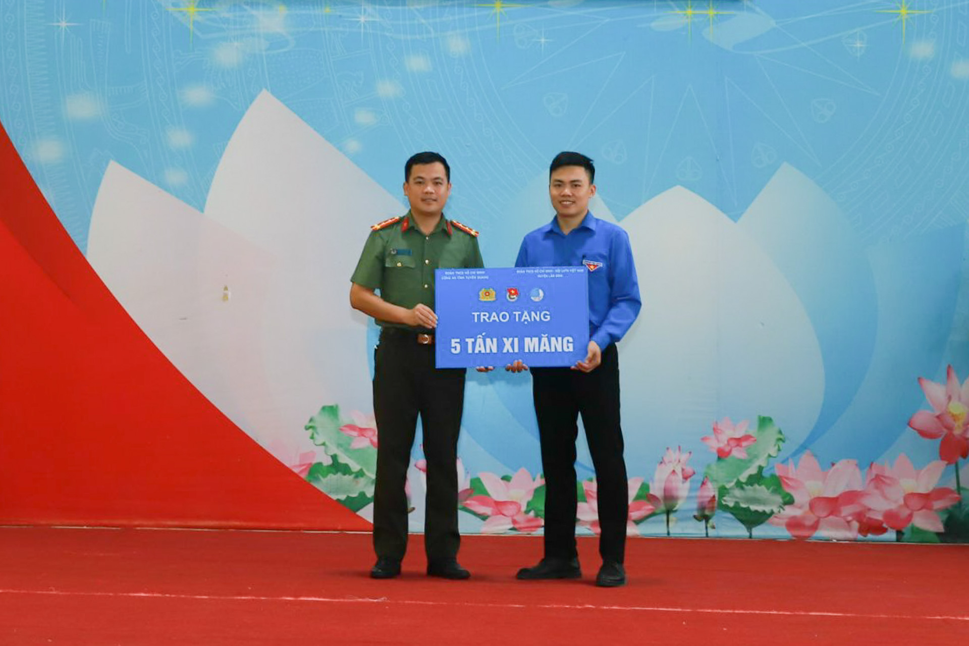 Tuổi trẻ GTVT thắp sáng đường quê tại Tuyên Quang- Ảnh 3.